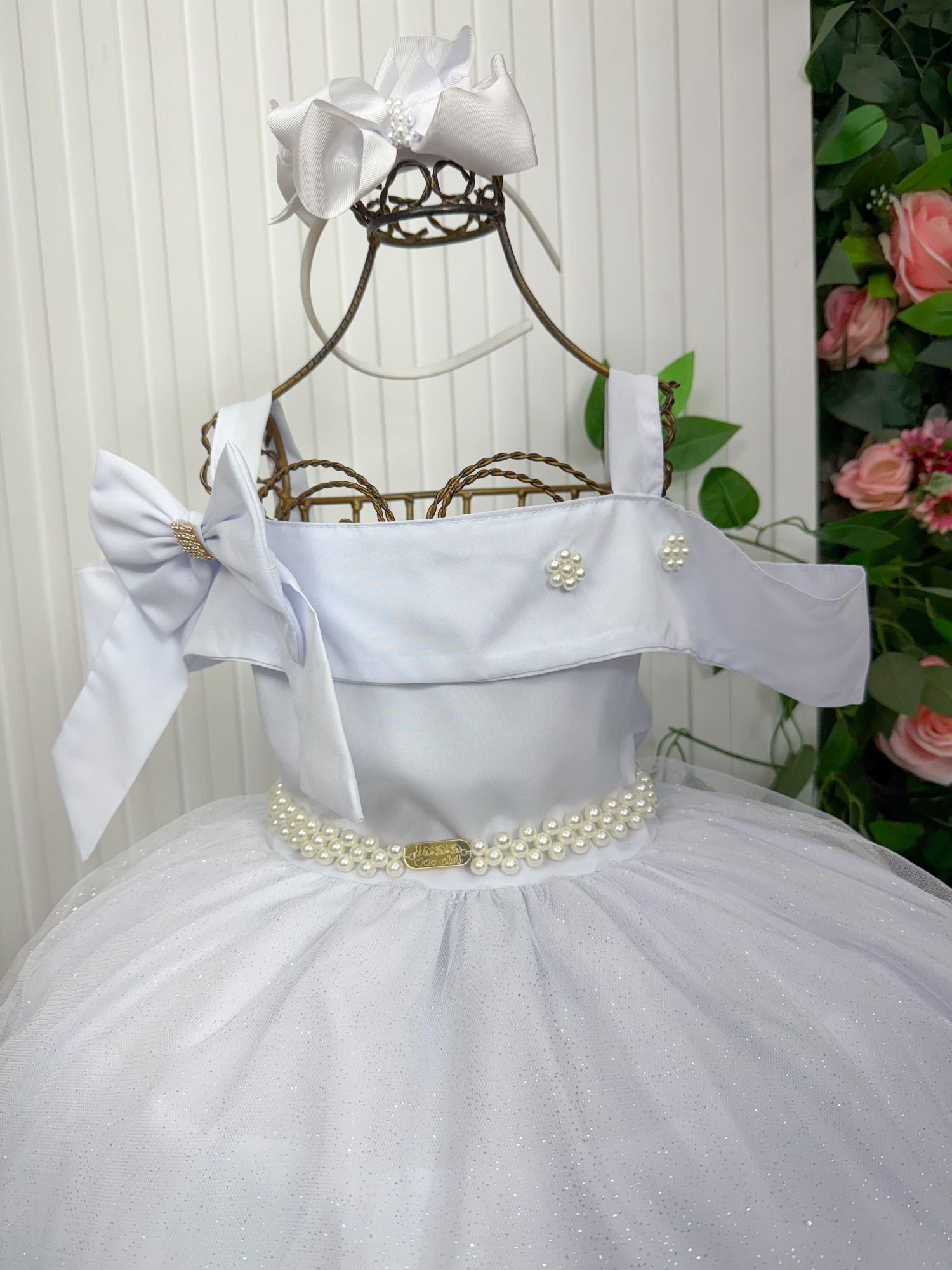 Vestido Longo Branco Doce Elegância em Tecido Techno Sport