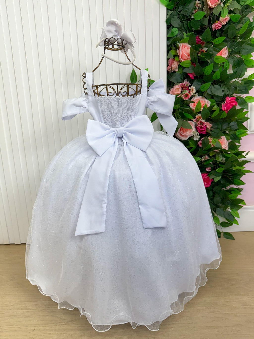 Vestido Longo Branco Doce Elegância em Tecido Techno Sport