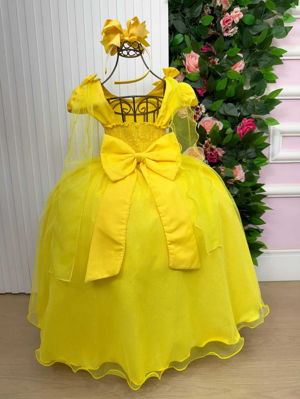 Vestido Longo Amarelo com Laço e Tule para Festas