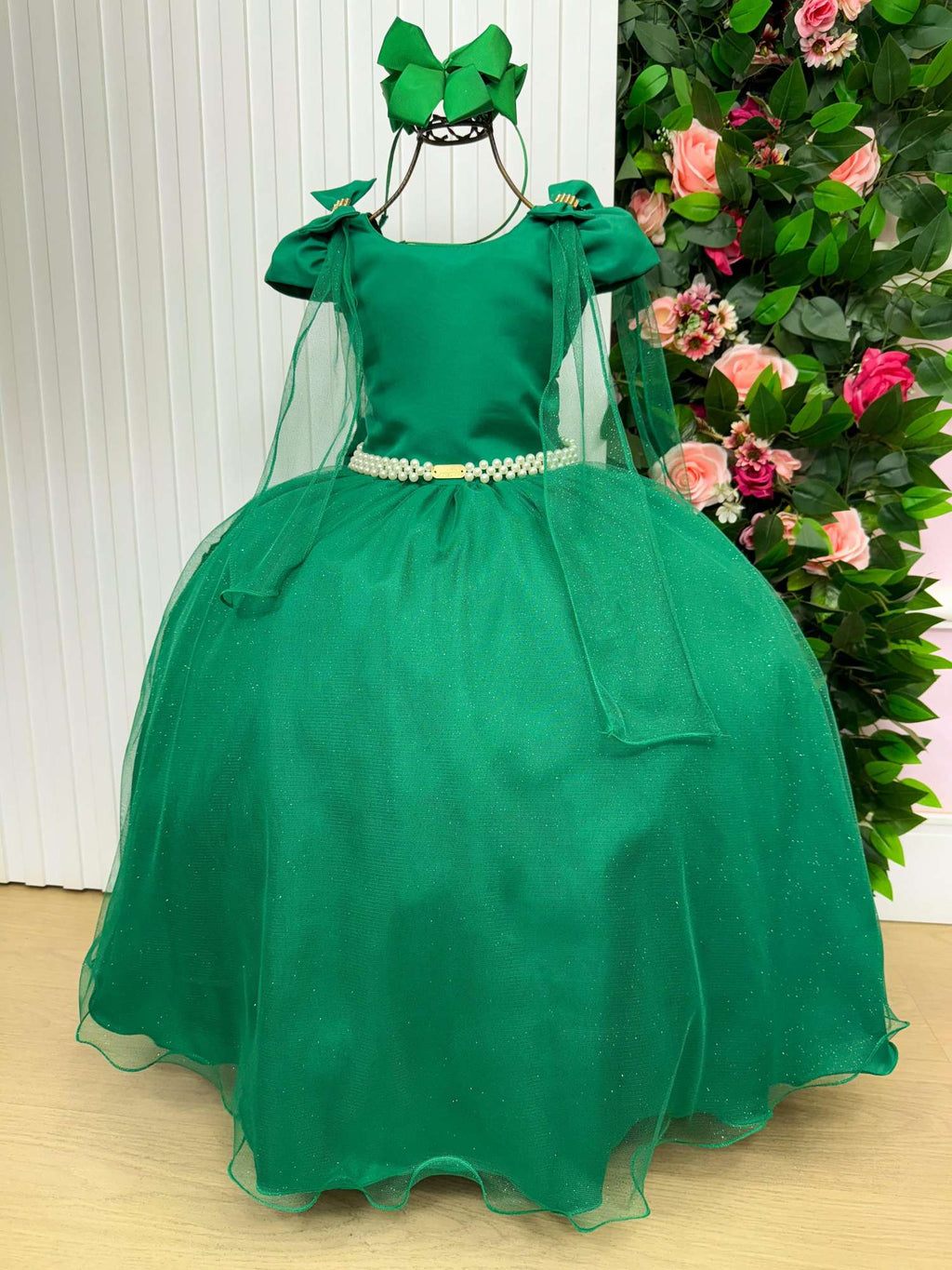 Vestido Longo Verde Bandeira com Tecido Techno Sport e Detalhes em Tule