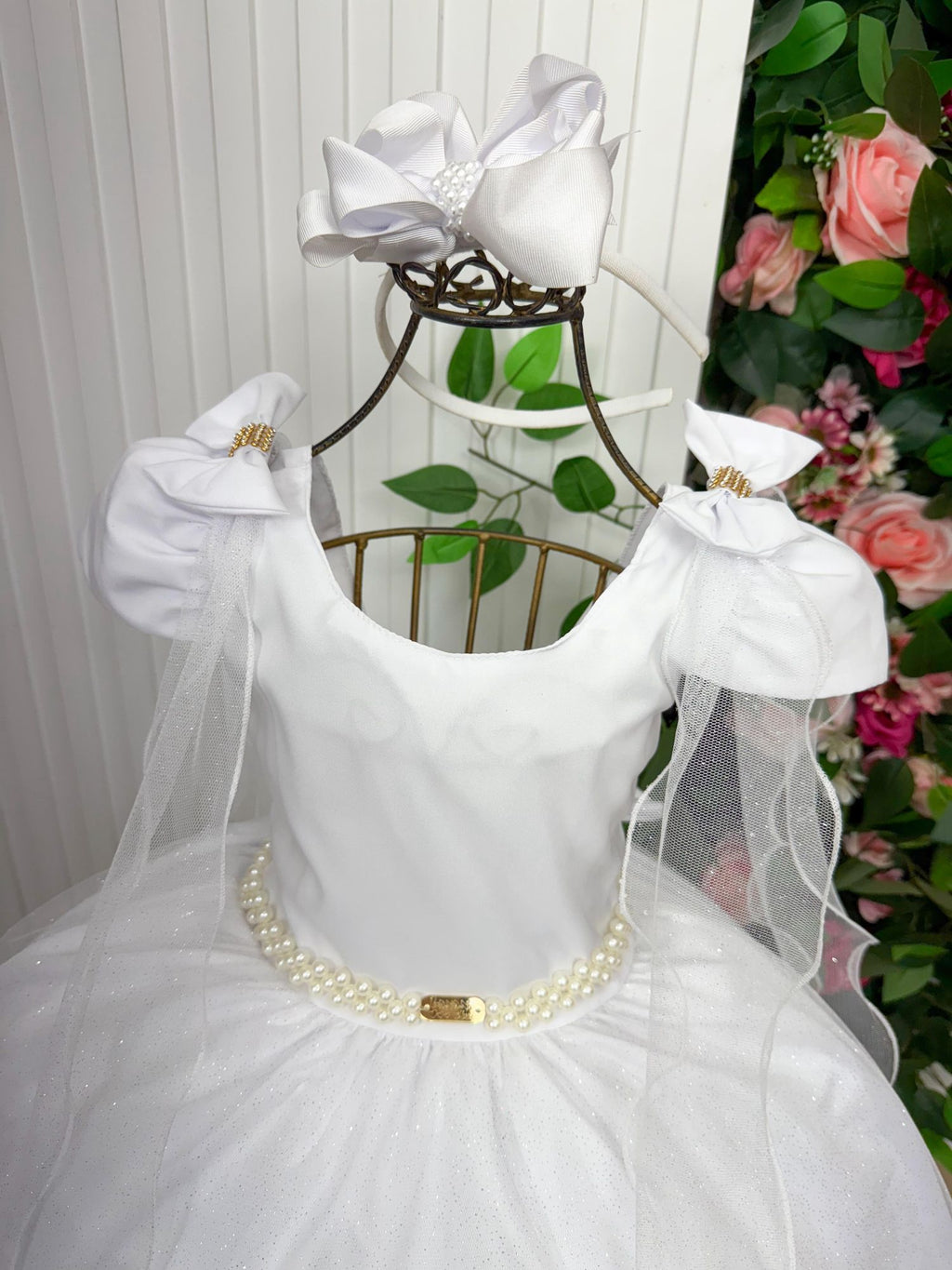 Vestido Longo Branco com Detalhes em Tule e Laço para Meninas