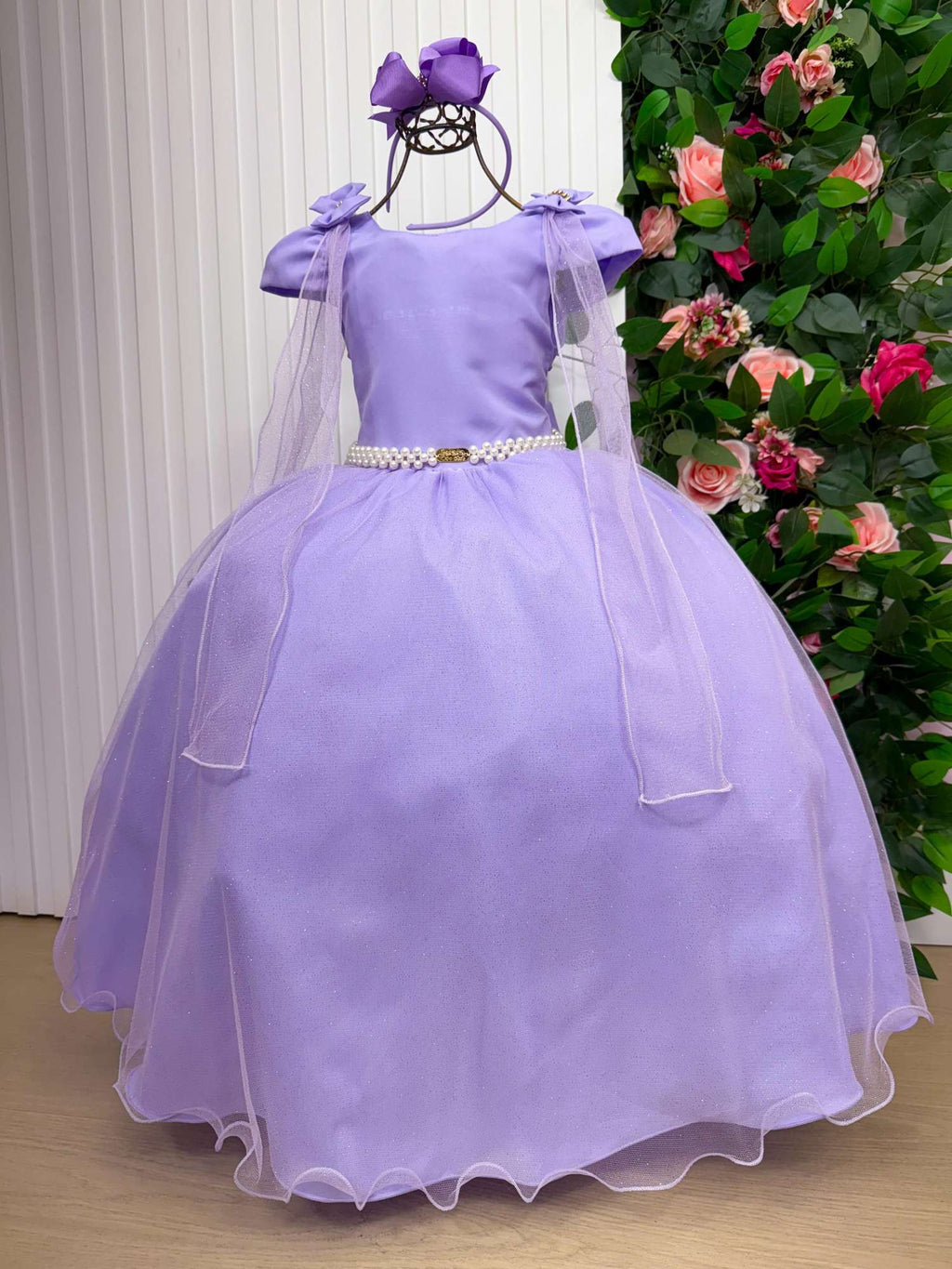Vestido Longo Lilás de Tecido Techno Sport com Laço e Cinto de Pérolas