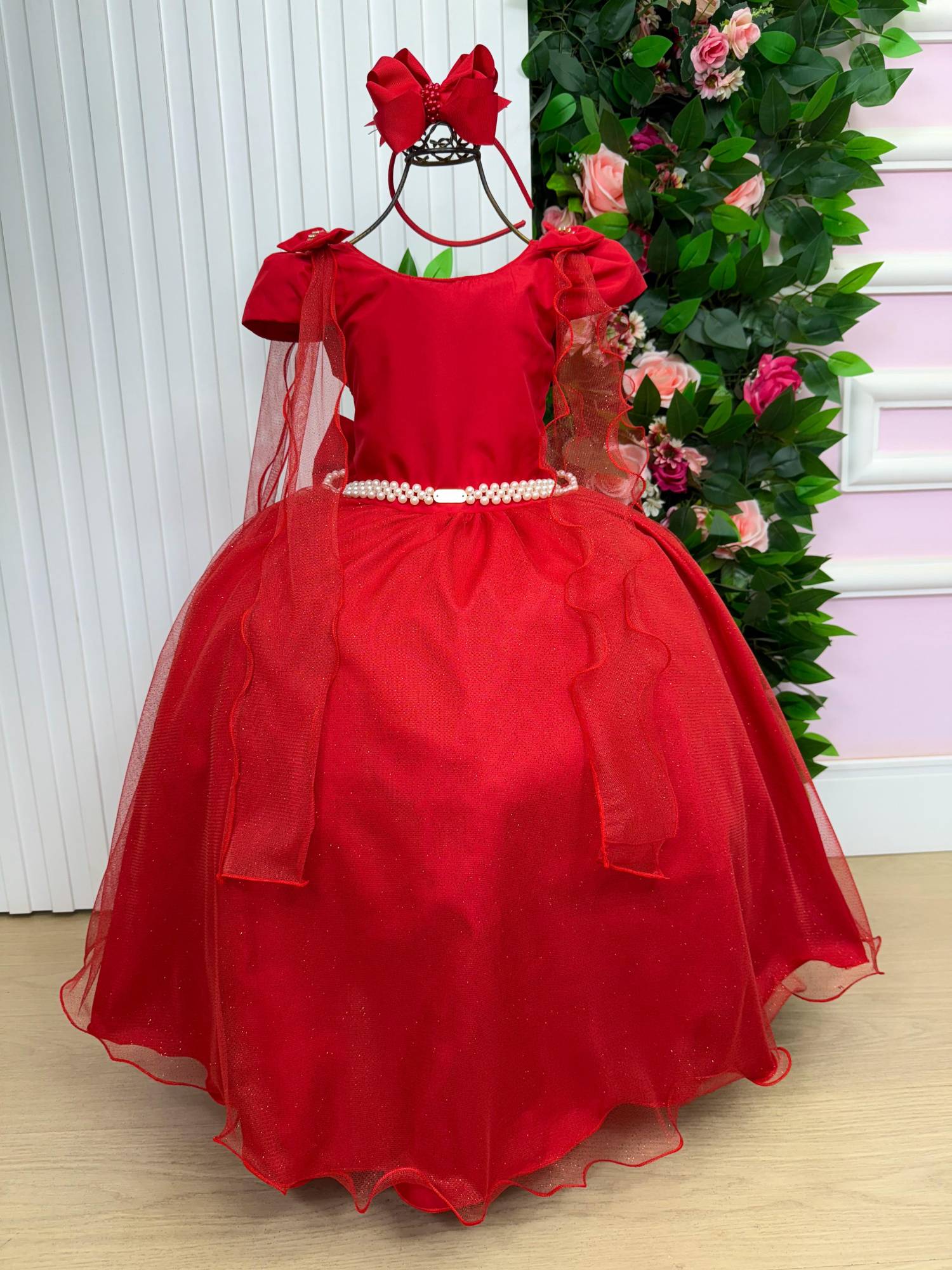 Vestido Longo Vermelho de Tecido Techno Sport com Laço e Cinto de Pérolas