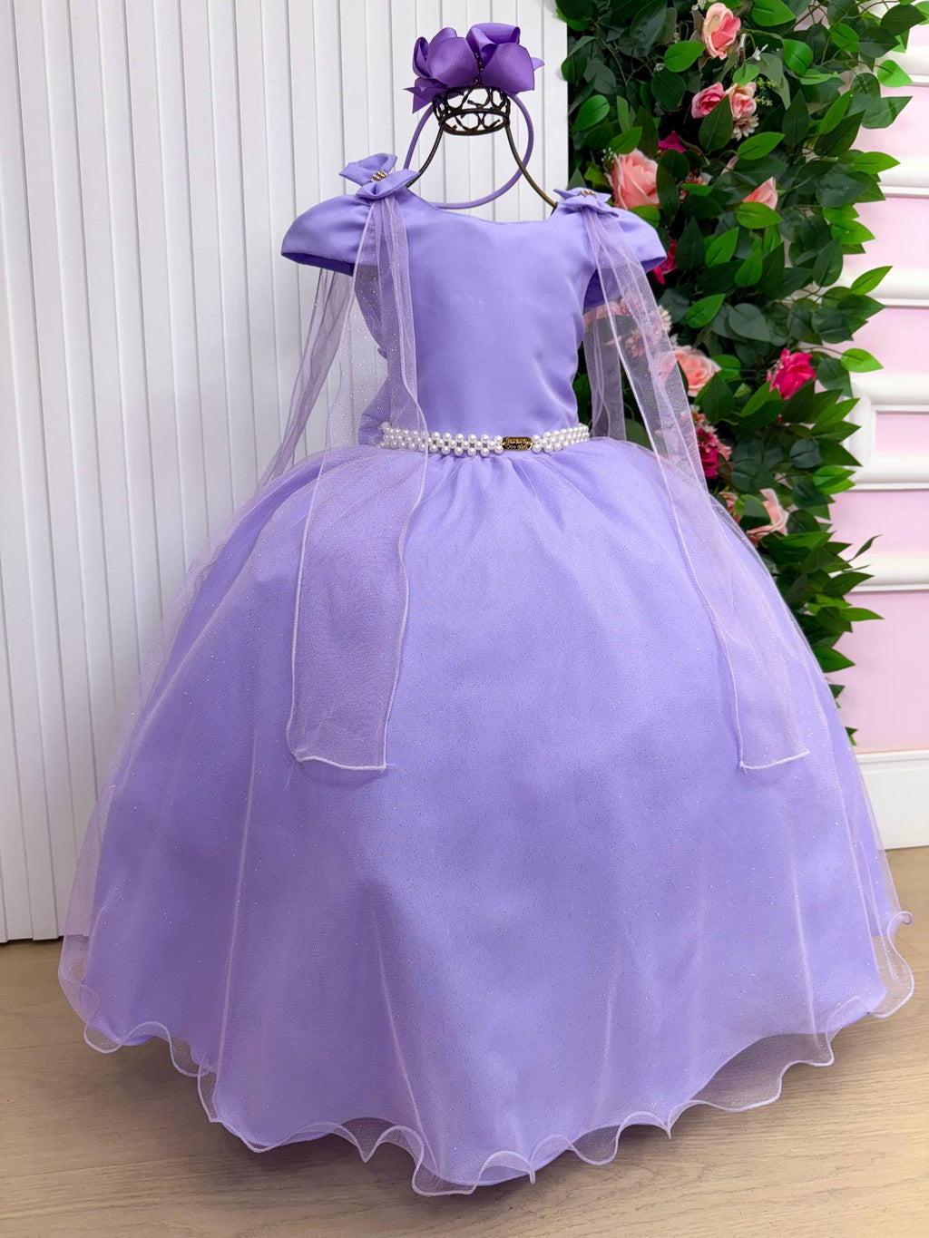 Vestido Longo Lilás de Tecido Techno Sport com Laço e Cinto de Pérolas
