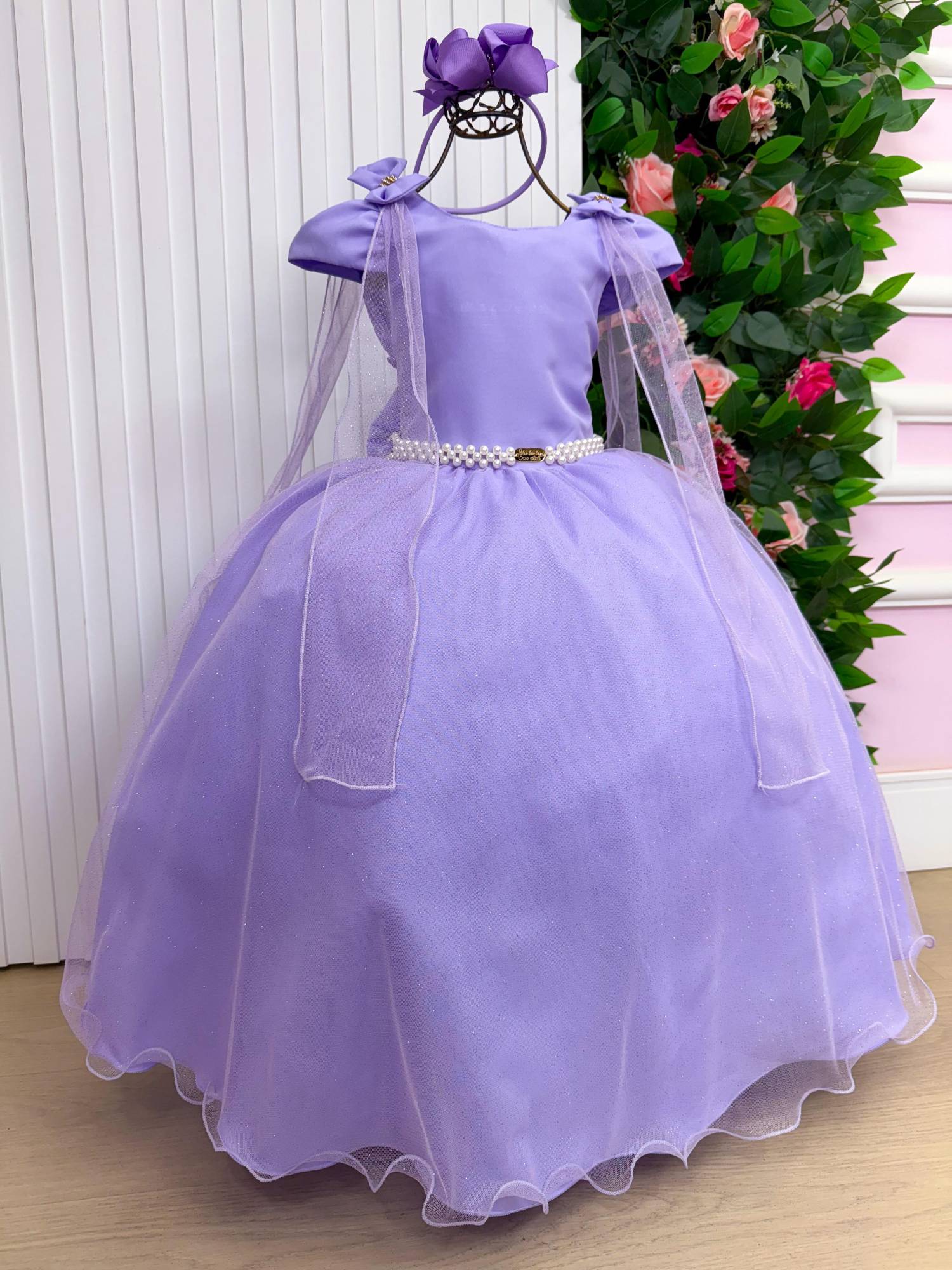 Vestido Longo Lilás de Tecido Techno Sport com Laço e Cinto de Pérolas