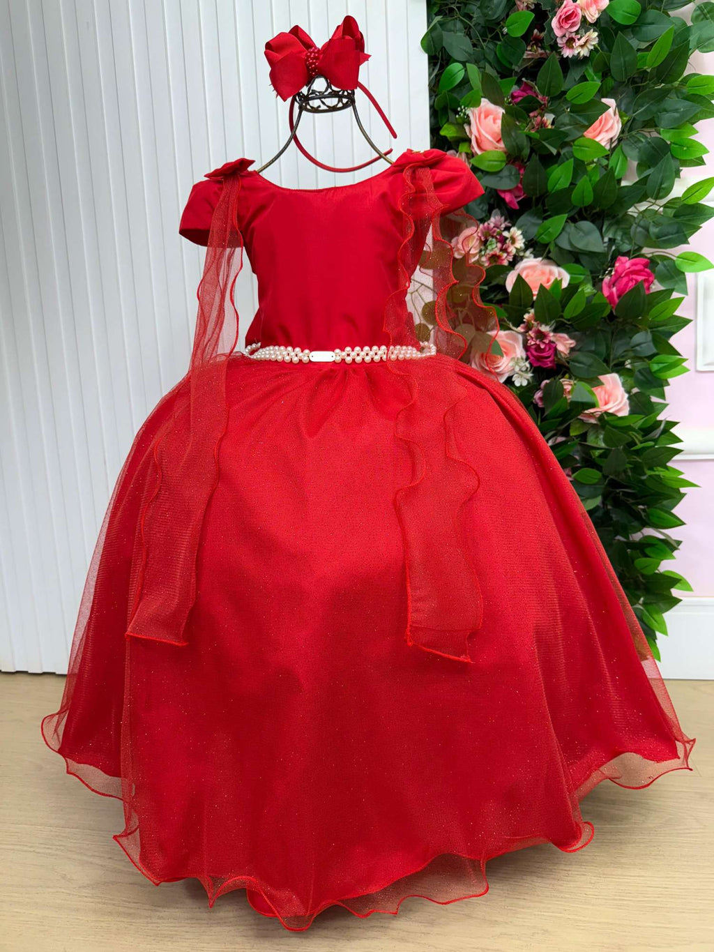 Vestido Longo Vermelho de Tecido Techno Sport com Laço e Cinto de Pérolas