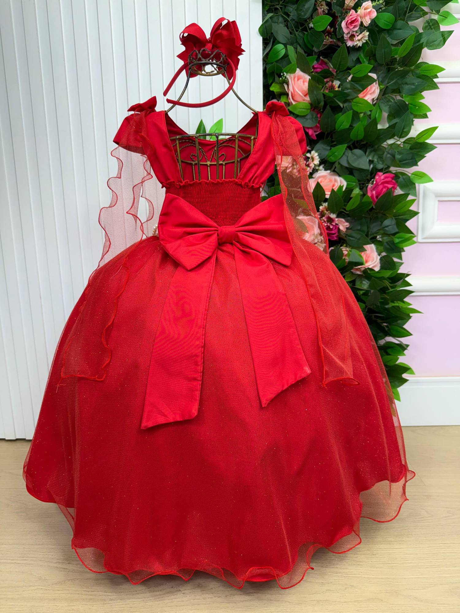 Vestido Longo Vermelho de Tecido Techno Sport com Laço e Cinto de Pérolas