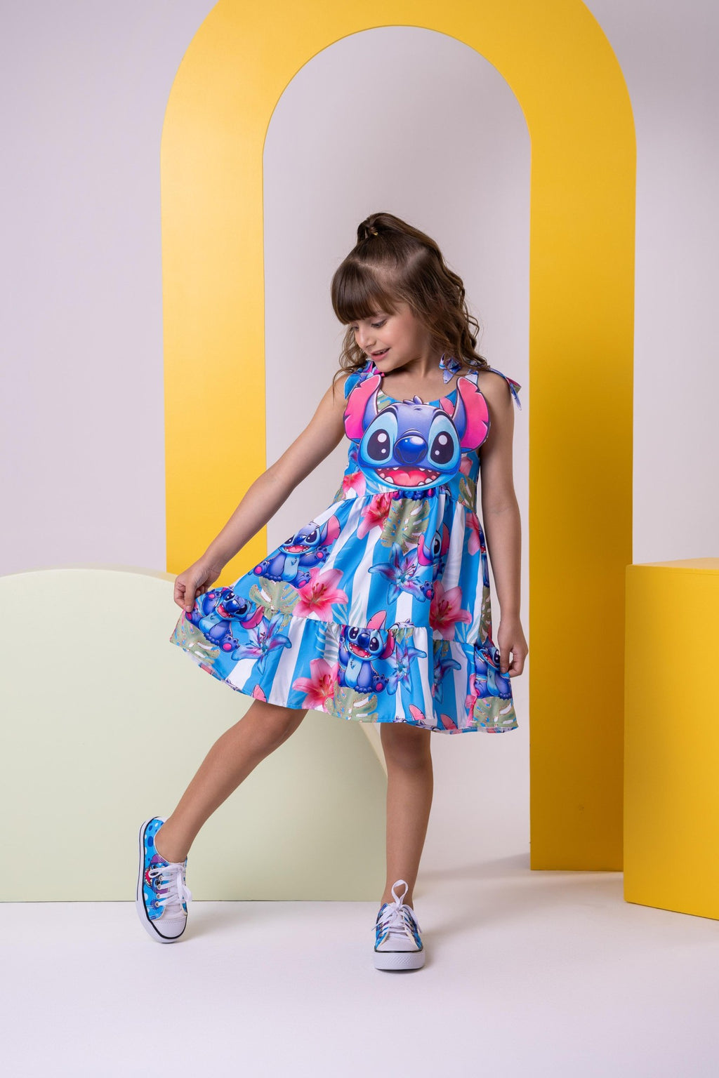 Vestido Azul Temático em Tecido Crepinhos para Crianças