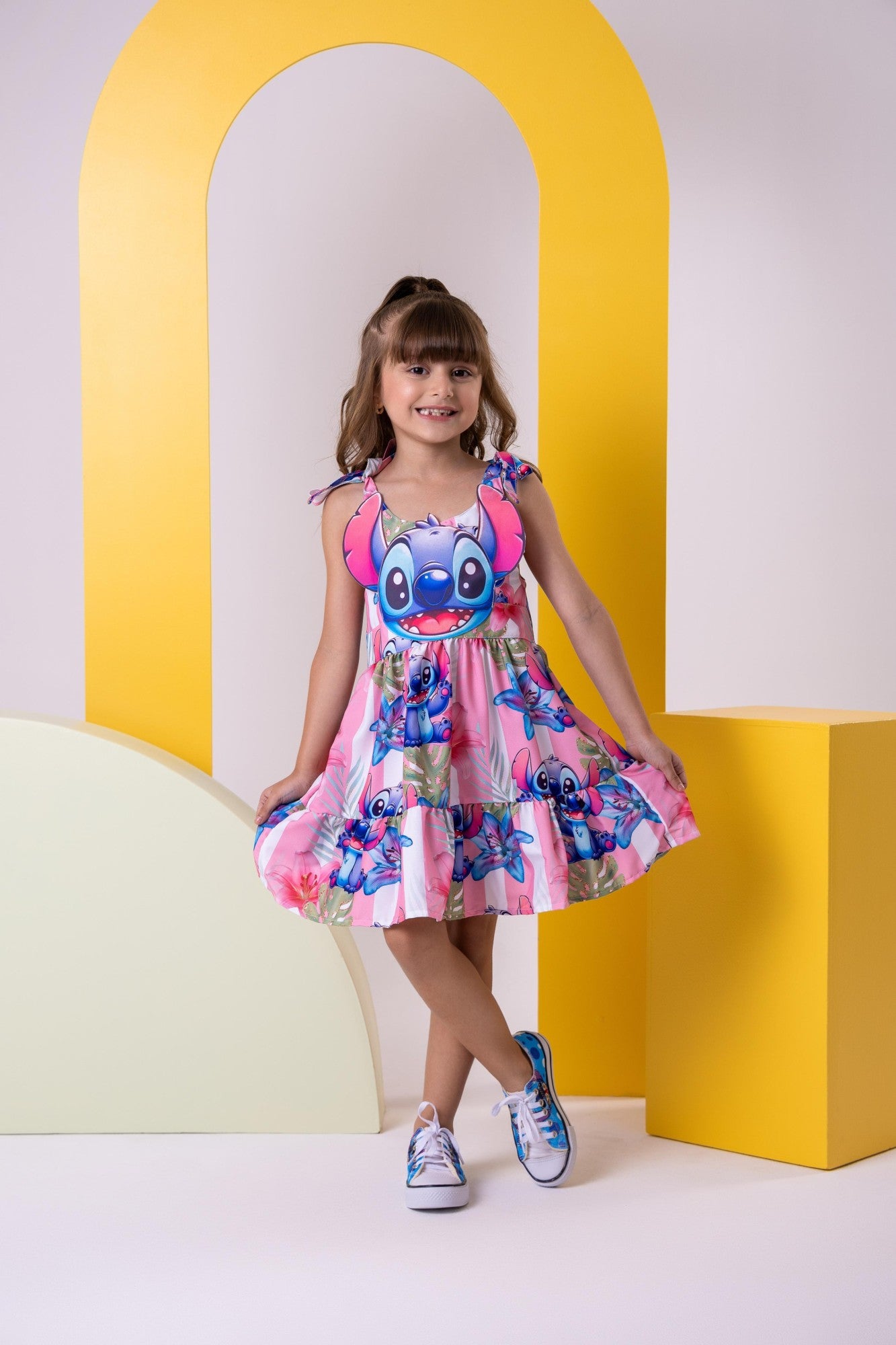 Vestido Rosa Temático em Tecido Crepinho para Crianças