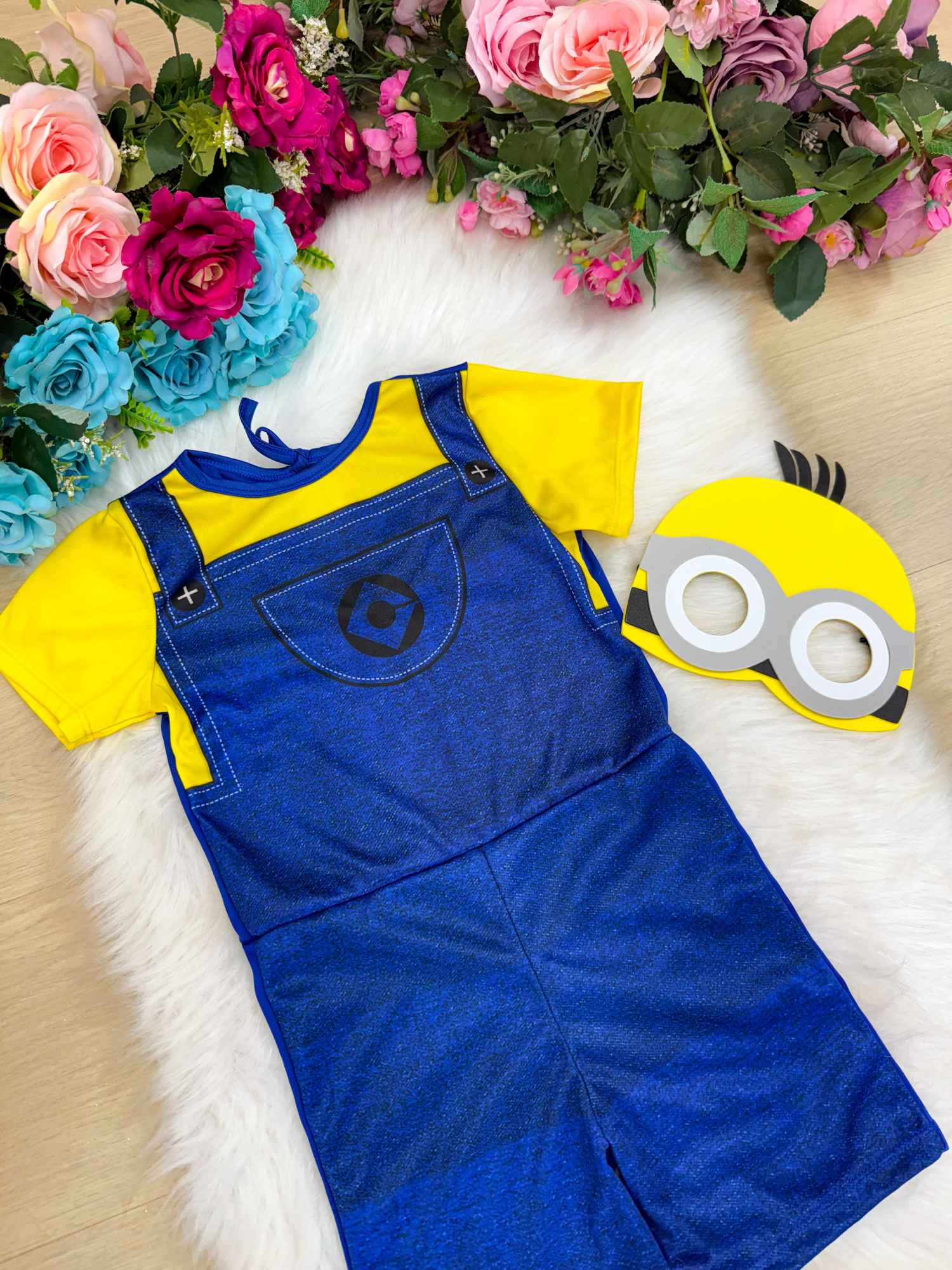 Fantasia Minions com Macacão Jeans Azul e Máscara Exclusiva
