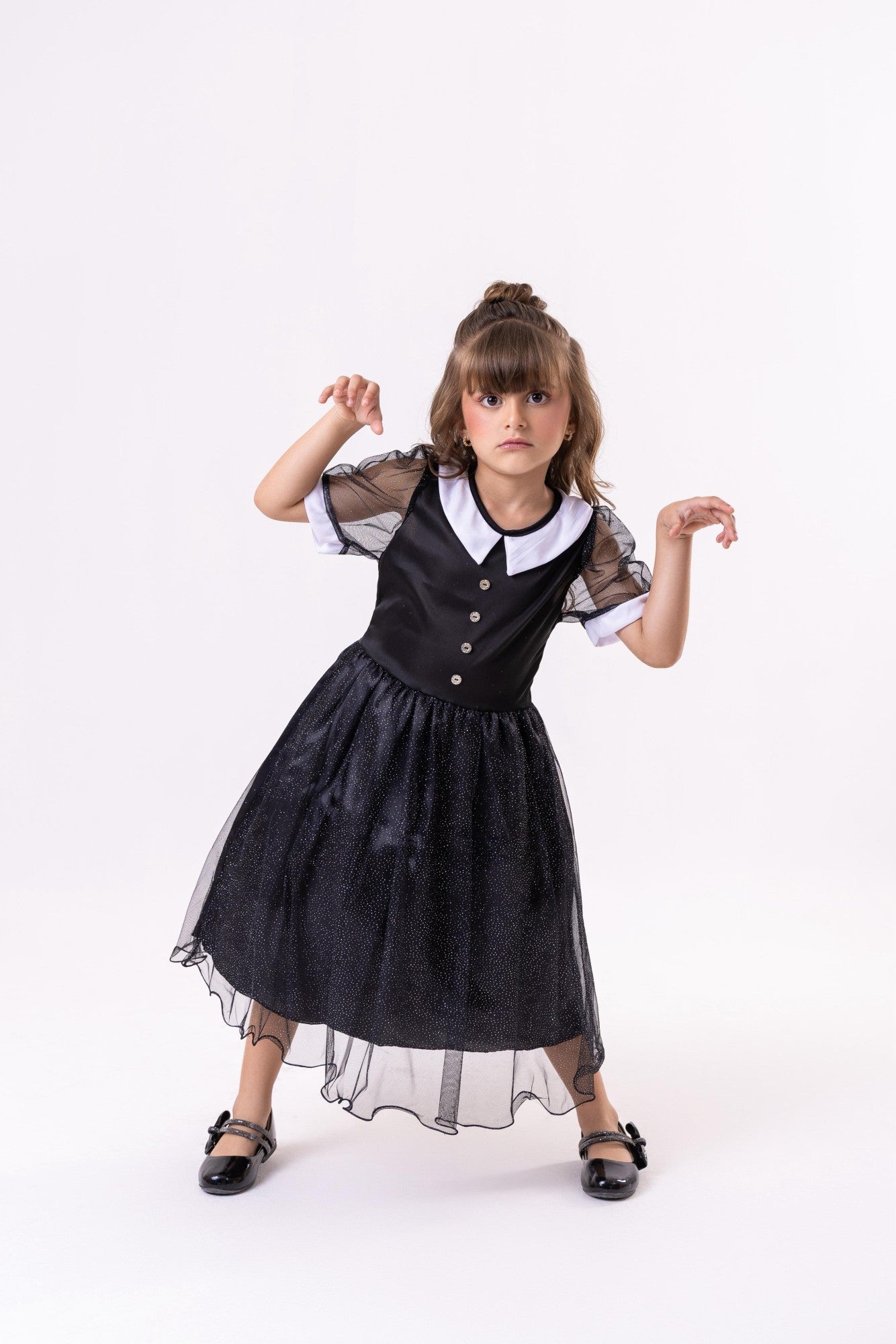 Fantasia Infantil Wandinha em Tule Preto com Gola Branca