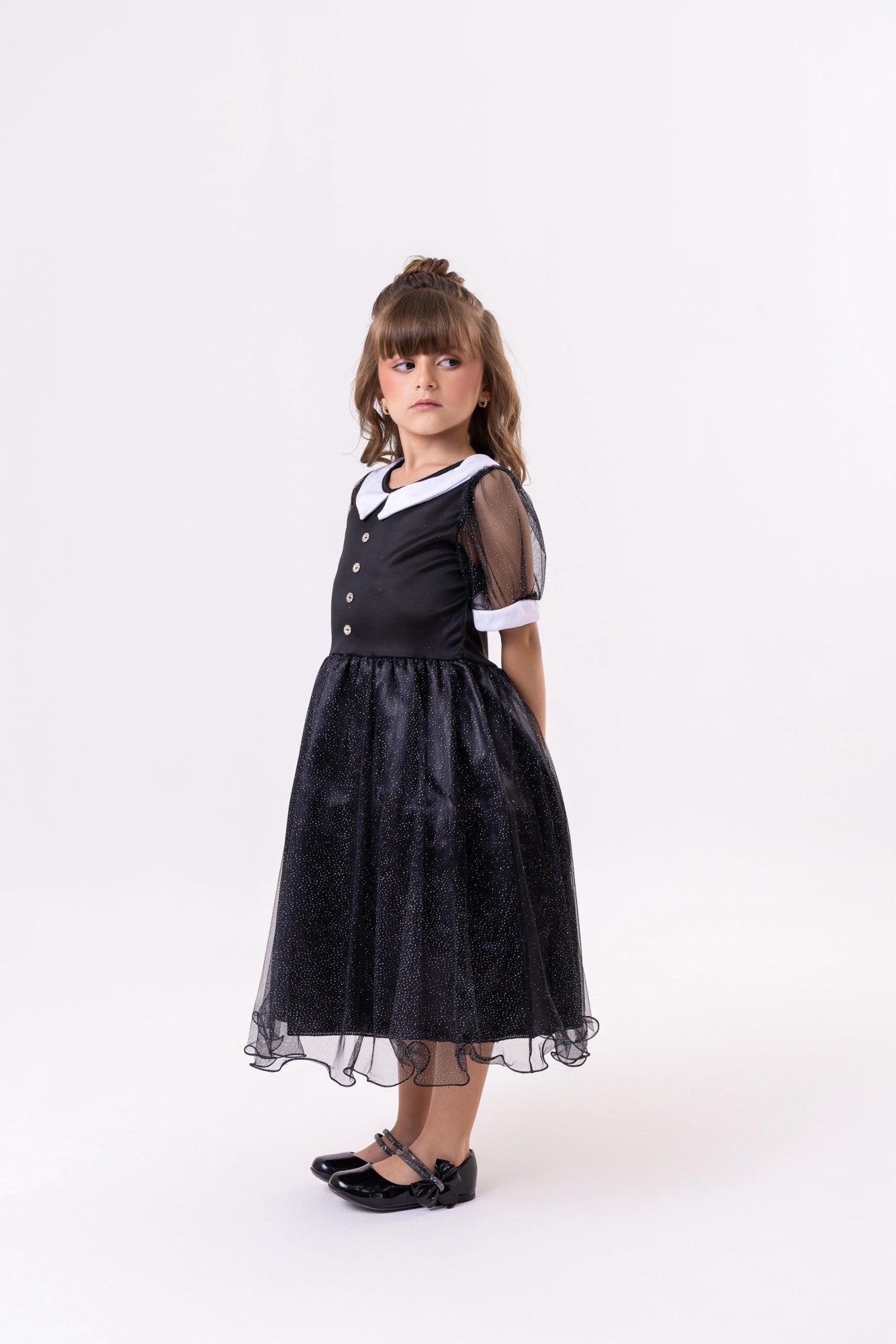 Fantasia Infantil Wandinha em Tule Preto com Gola Branca