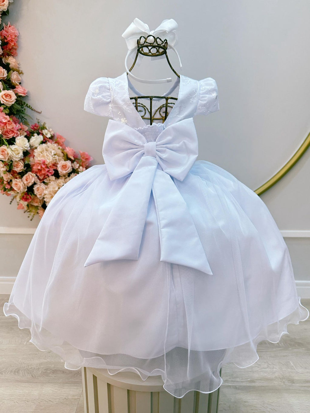 Vestido Infantil Branco com Renda e Pérolas para Festas de Daminhas