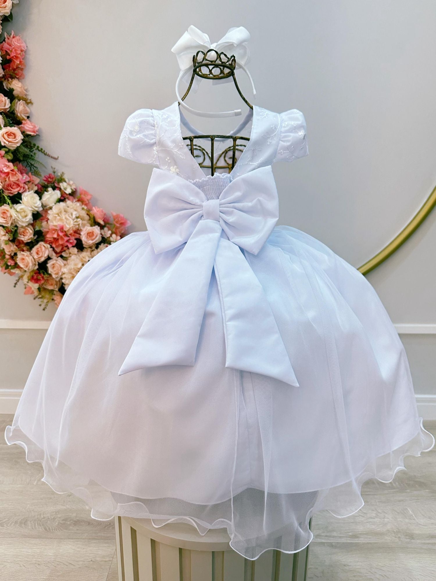 Vestido Infantil Branco com Renda e Pérolas para Festas de Daminhas