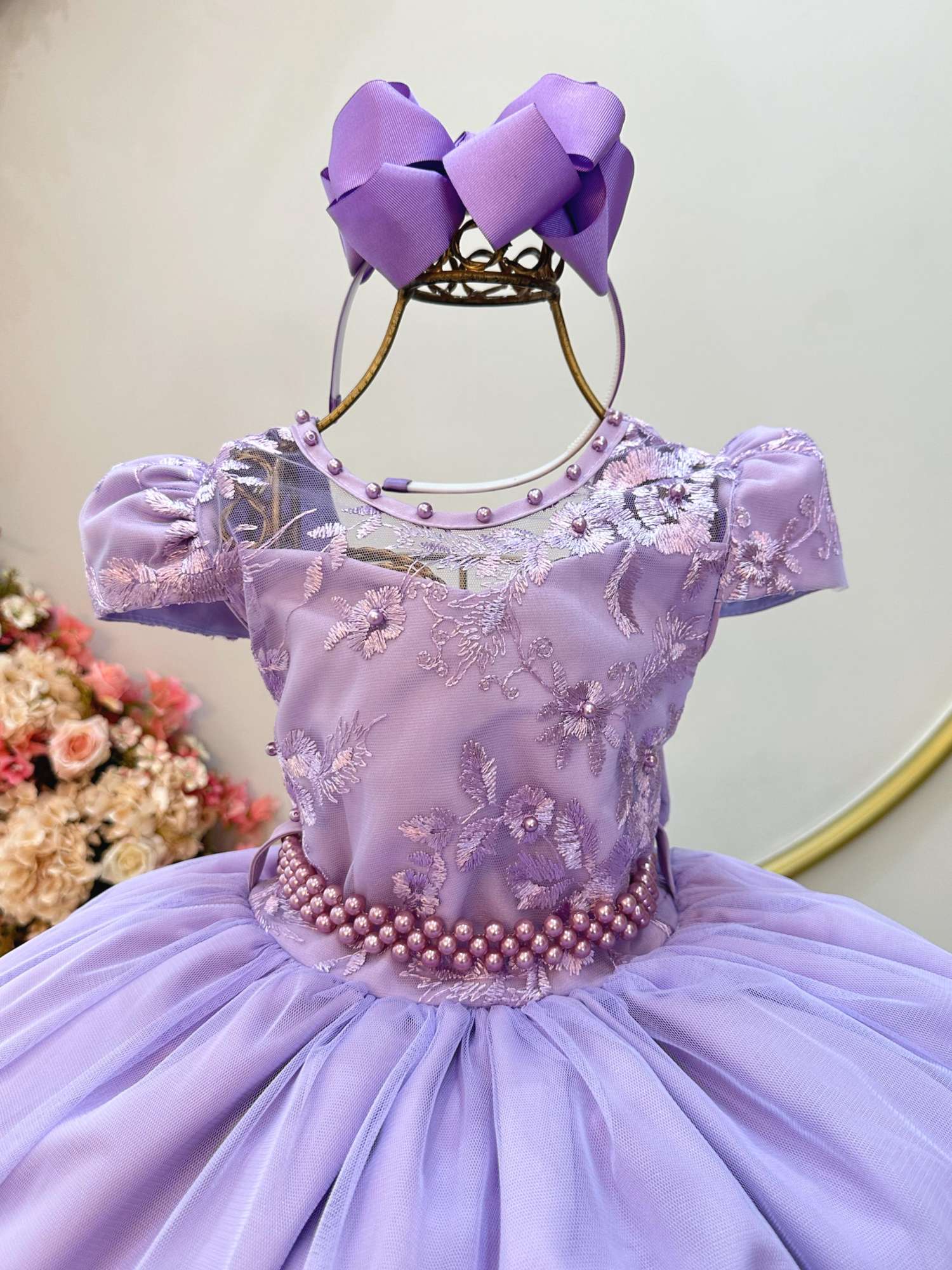 Vestido Infantil Lilás com Renda e Pérolas para Festas de Daminhas