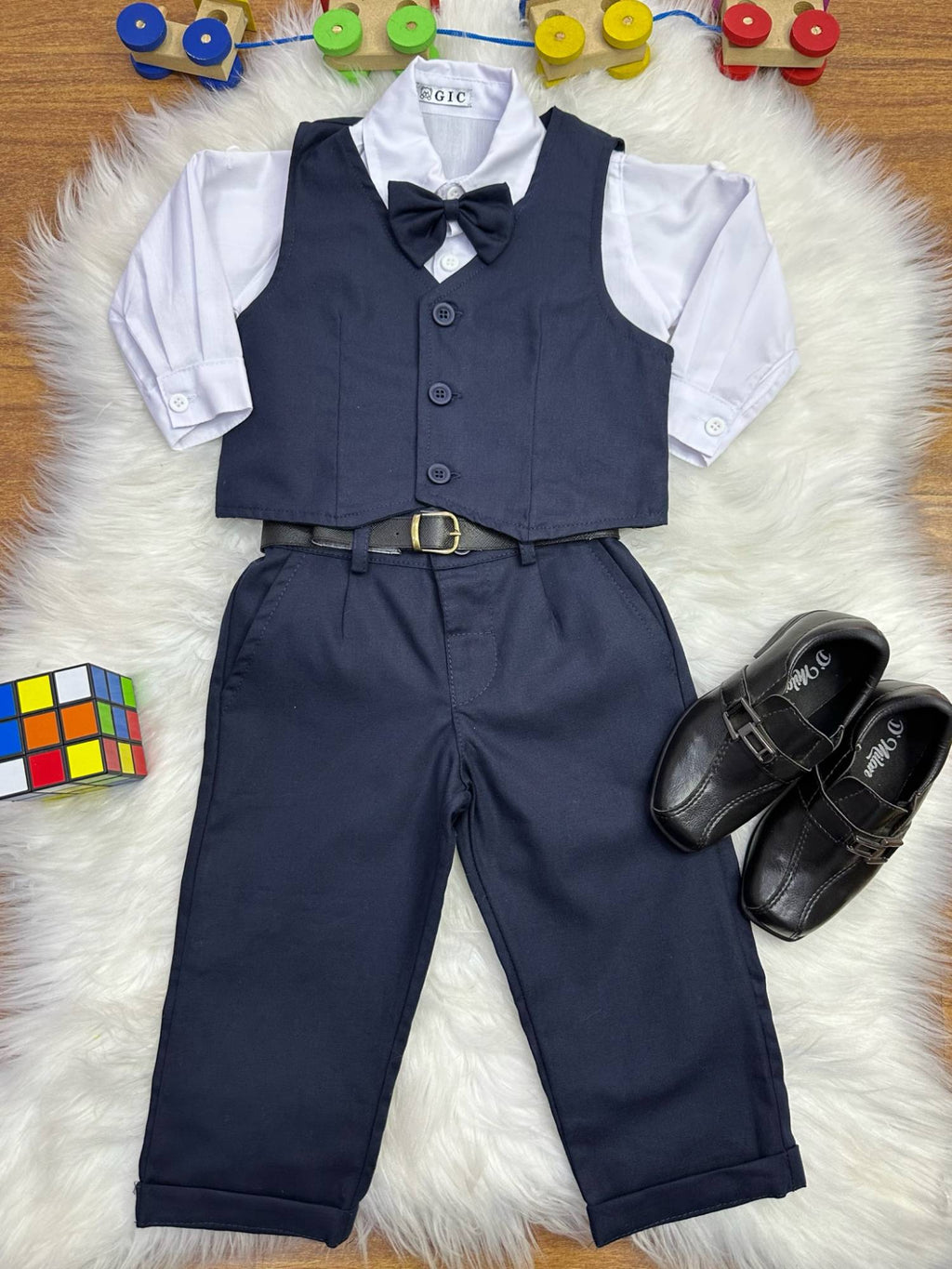 Conjunto Social Pajem Camisa Branca e Calça Azul Escuro com Colete