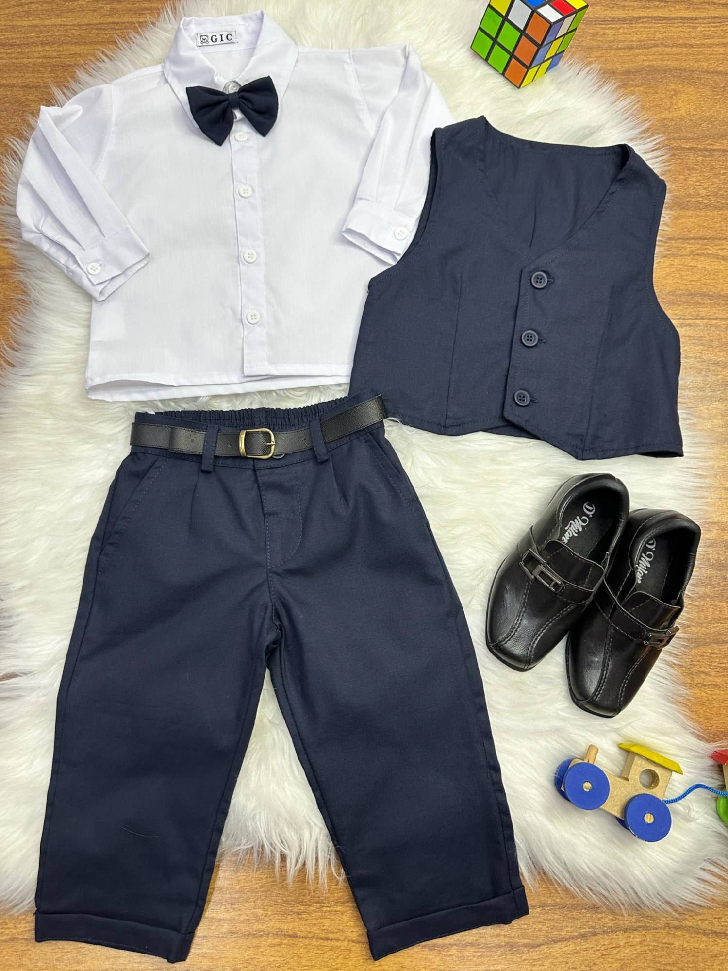 Conjunto Social Pajem Camisa Branca e Calça Azul Escuro com Colete