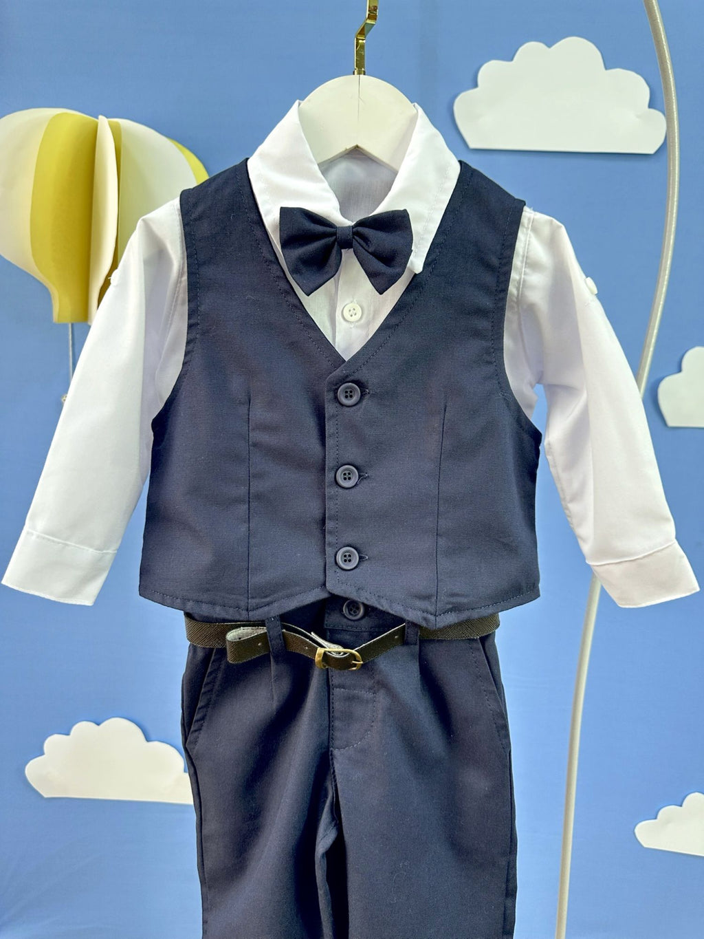 Conjunto Social Pajem Camisa Branca e Calça Azul Escuro com Colete