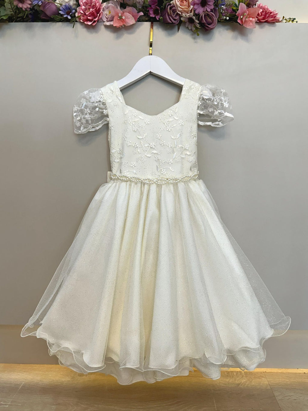 Vestido Infantil Marfim com Renda e Cinto de Pérolas para Festas