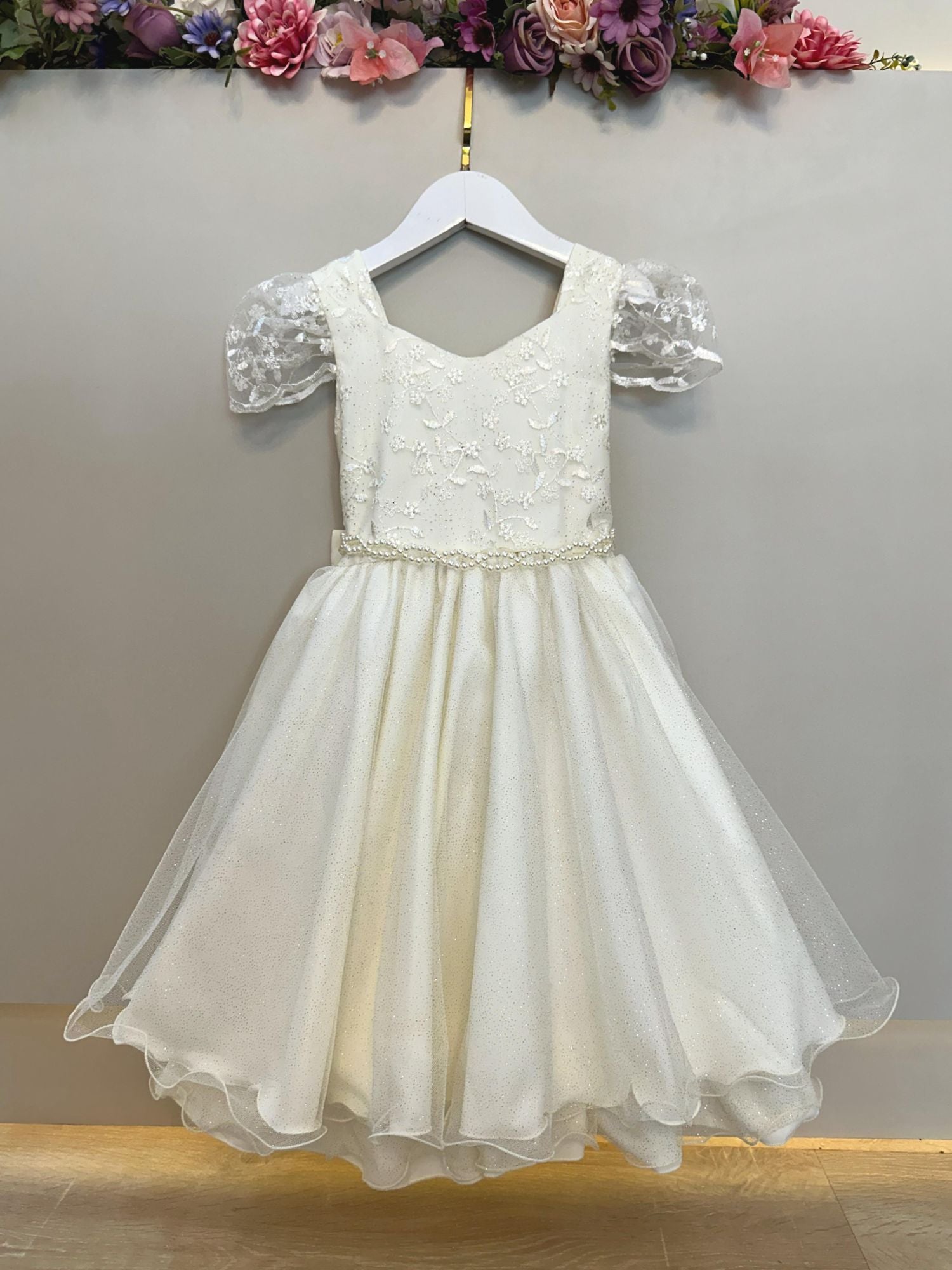 Vestido Infantil Marfim com Renda e Cinto de Pérolas para Festas