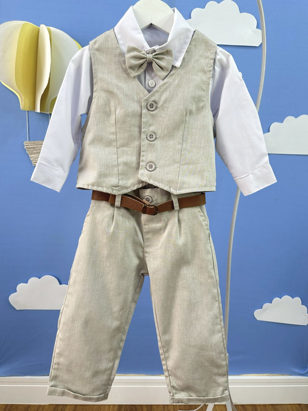 Conjunto Social Luxo Pajem Bege com Colete e Camisa Branca