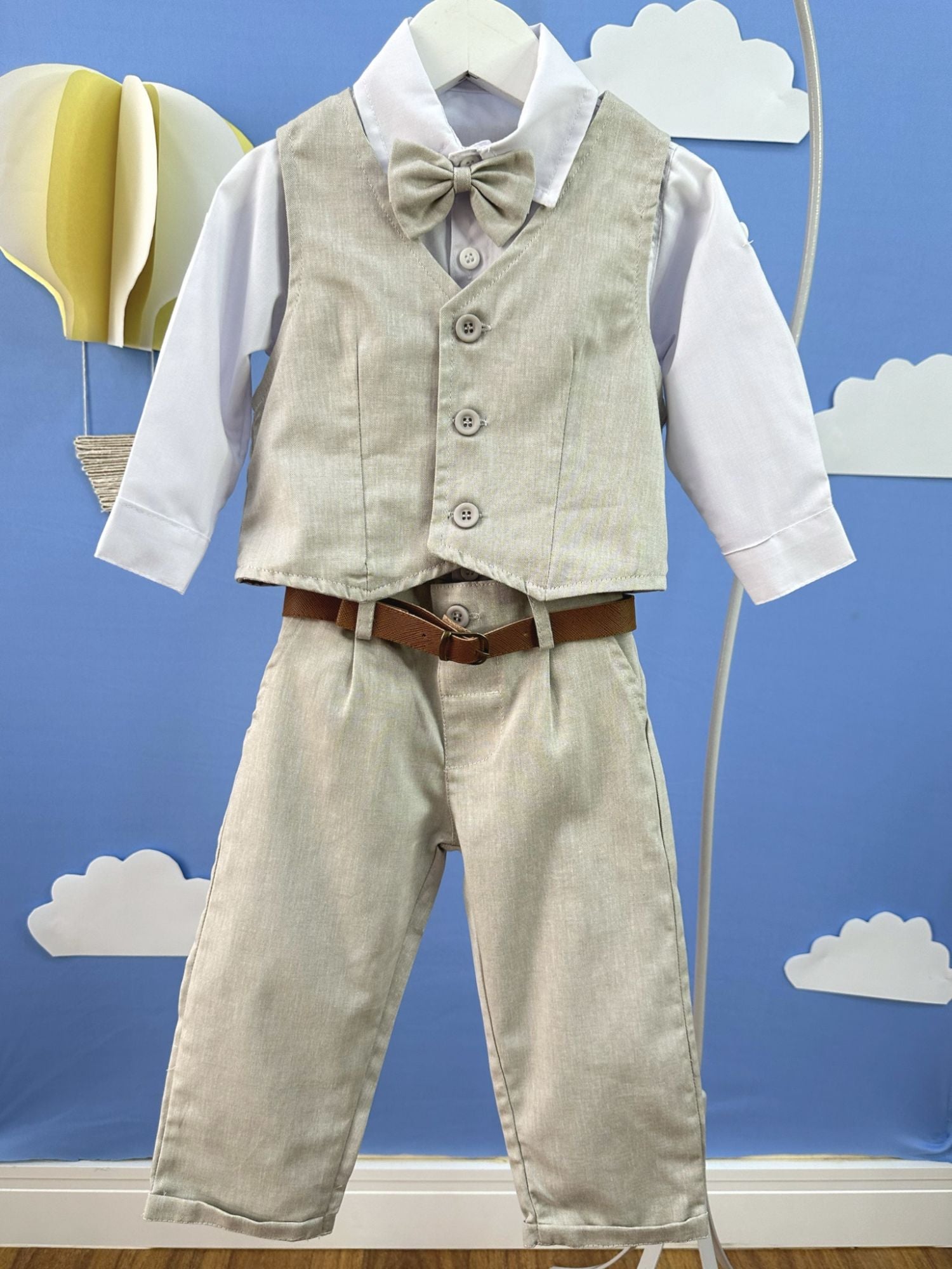 Conjunto Social Luxo Pajem Bege com Colete e Camisa Branca