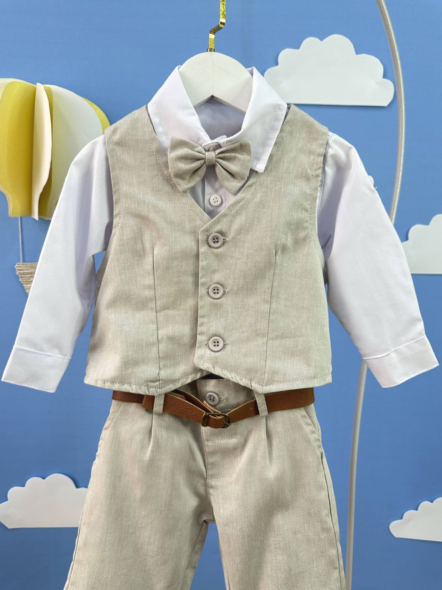 Conjunto Social Luxo Pajem Bege com Colete e Camisa Branca