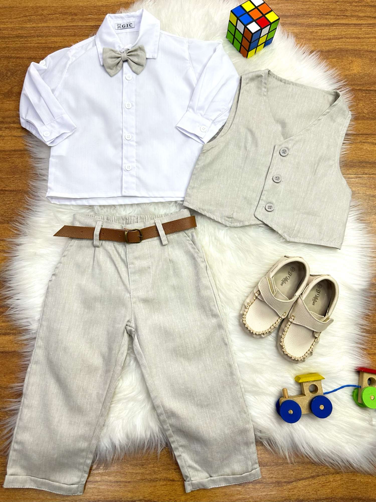 Conjunto Social Luxo Pajem Bege com Colete e Camisa Branca