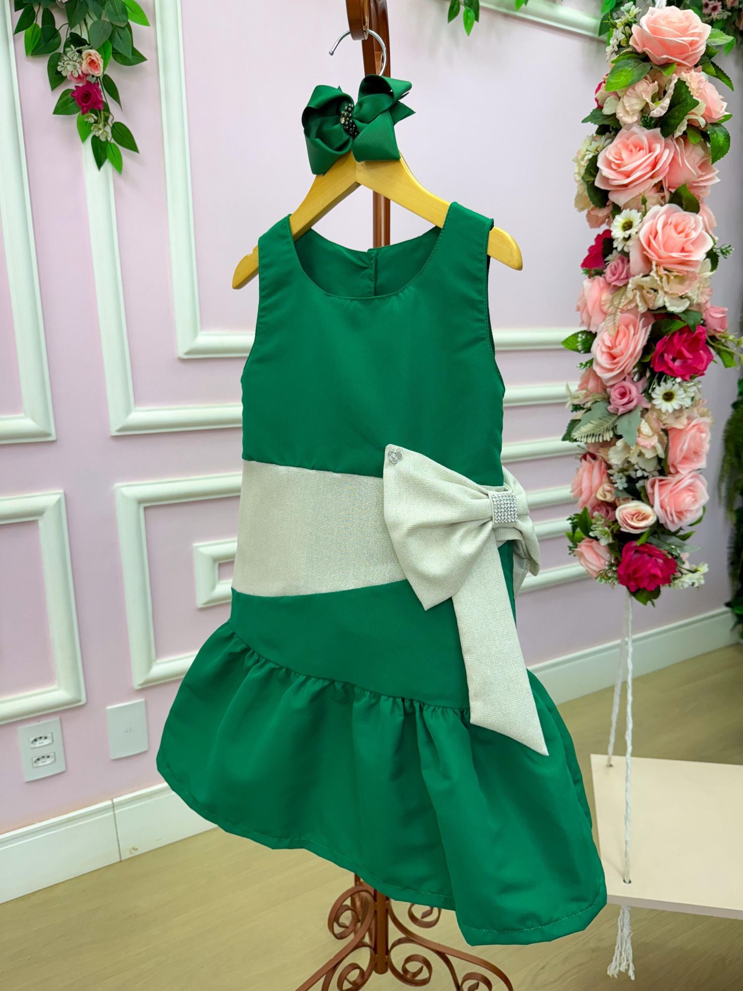 Vestido Verde Natal em Tecido 100% Poliéster com Laço e Brilho