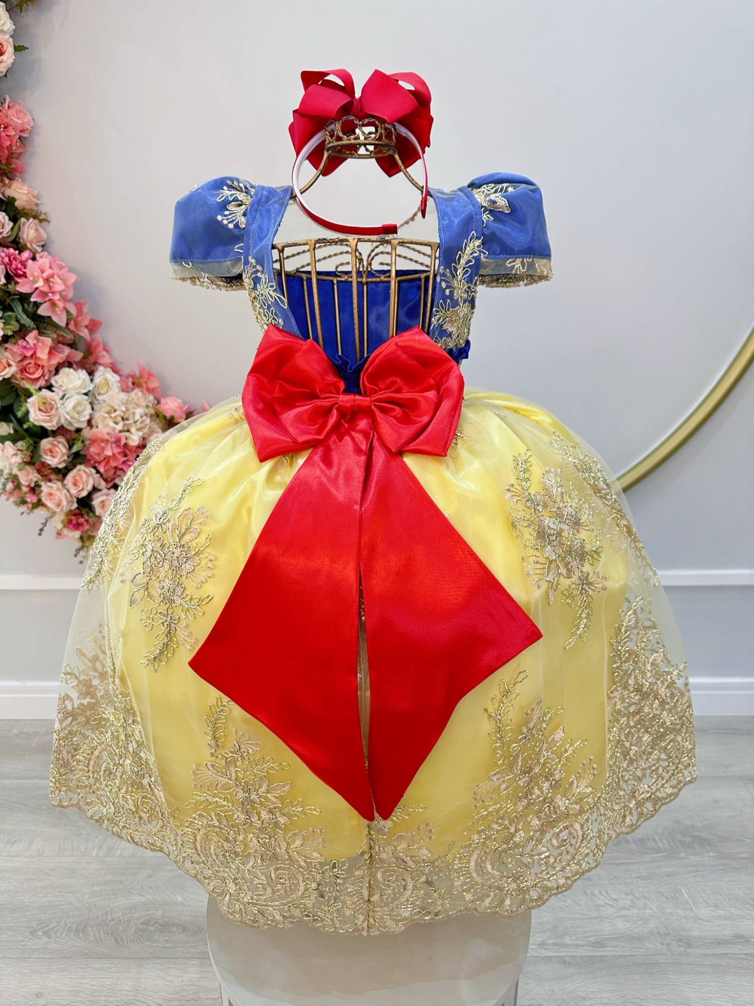 Vestido Infantil Branca de Neve com Renda Metalizada Dourada