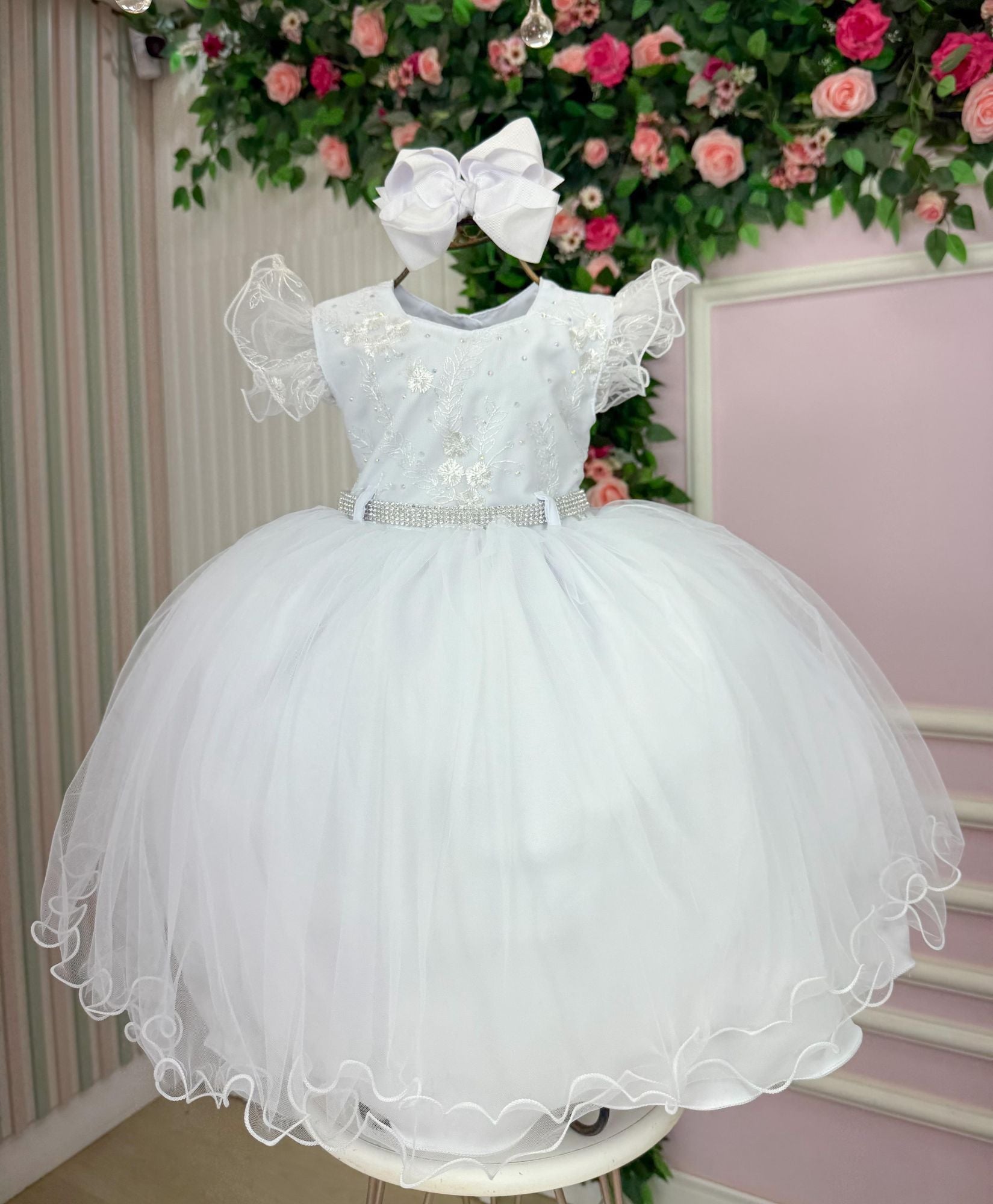 Vestido Branco Infantil de Tafeta com Laço e Gola Redonda