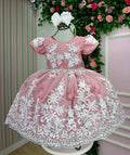Vestido Jardim Encantado em Renda Branca com Detalhes em Rosa