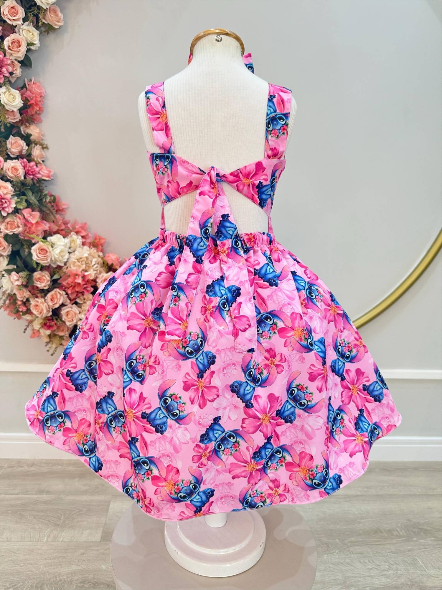 Vestido Infantil Temático com Laço Rosa para Meninas