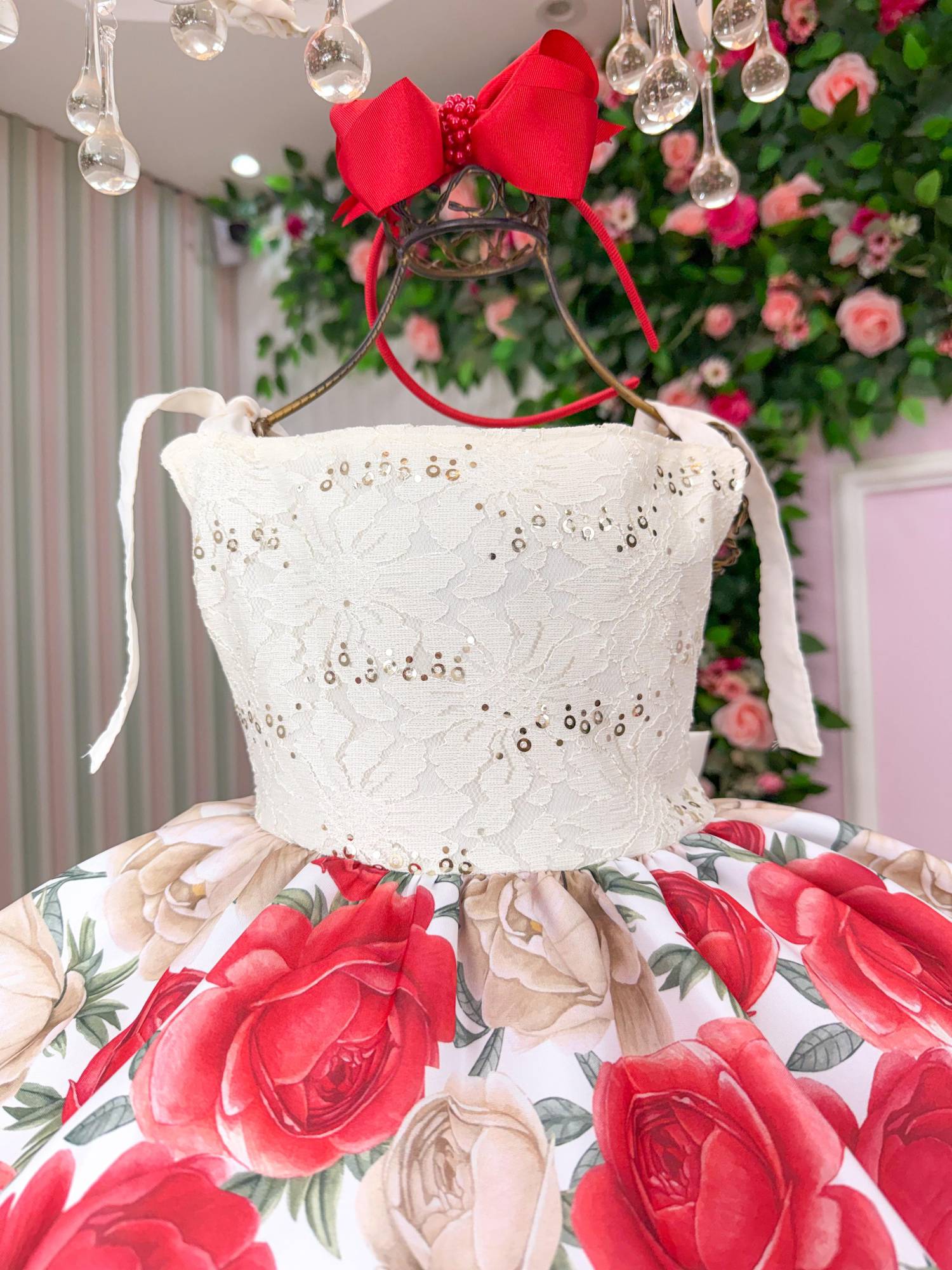 Vestido Floral Vermelho com Renda e Babados para Festas Infantis