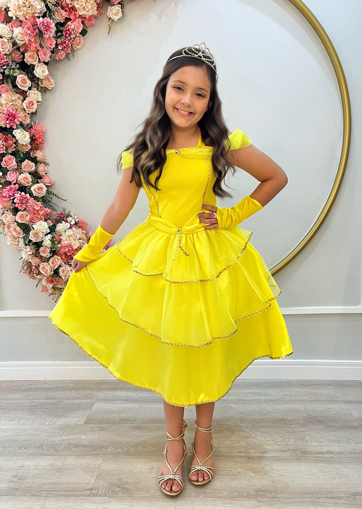 Fantasia Infantil Princesa em Cetim com Luvas e Detalhes em Glitter