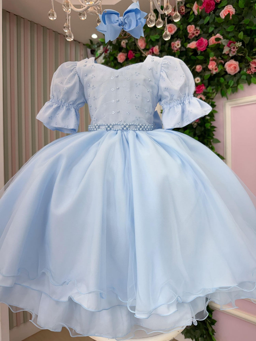 Vestido Infantil Branco em Lese com Bordados e Tule para Festas