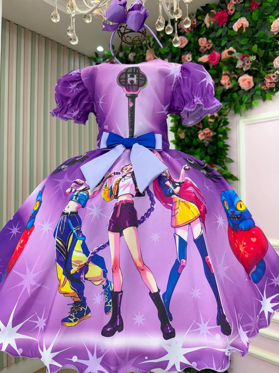 Vestido Guerreiras do K-Pop em Poliéster com Estampa Exclusiva em Roxo e Lilás
