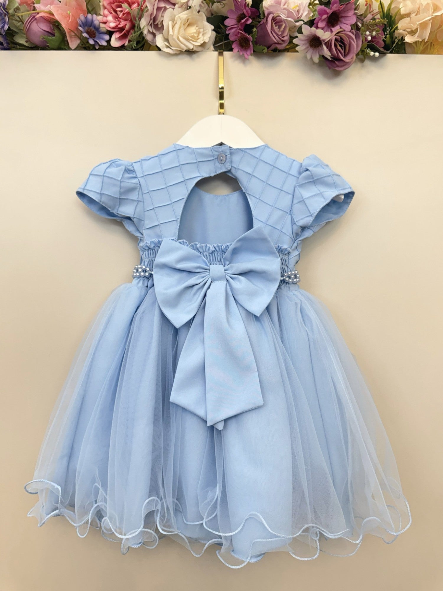 Vestido Bebê Azul Claro com Busto Nervura e Detalhes em Pérolas para Batizados