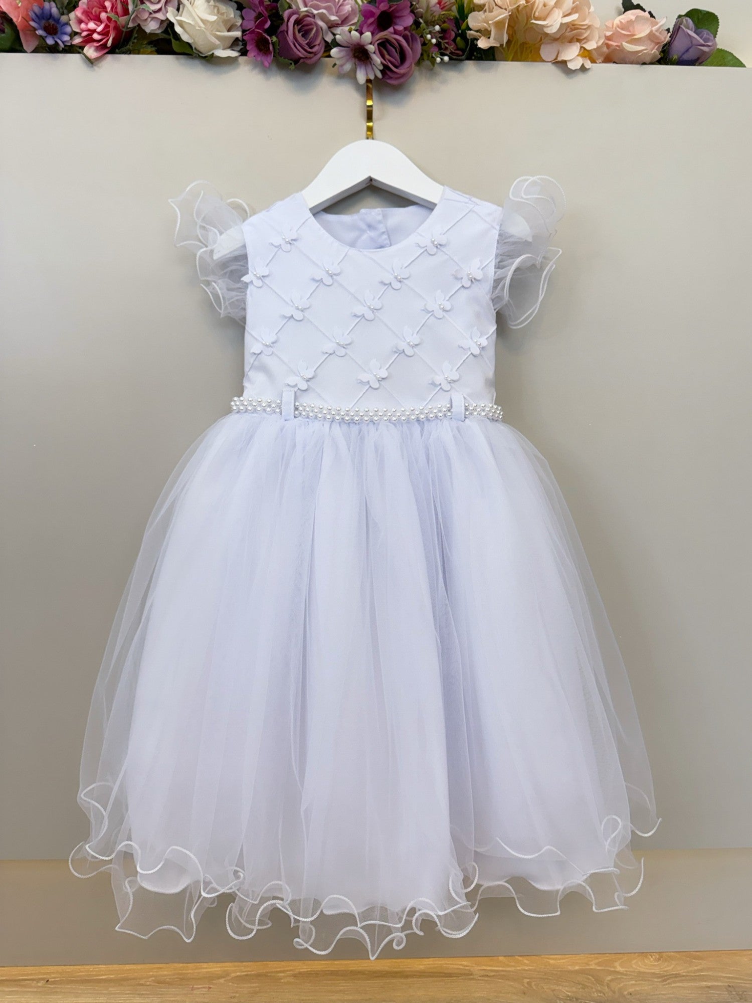 Vestido Infantil Branco com Busto Nervura e Apliques para Daminhas