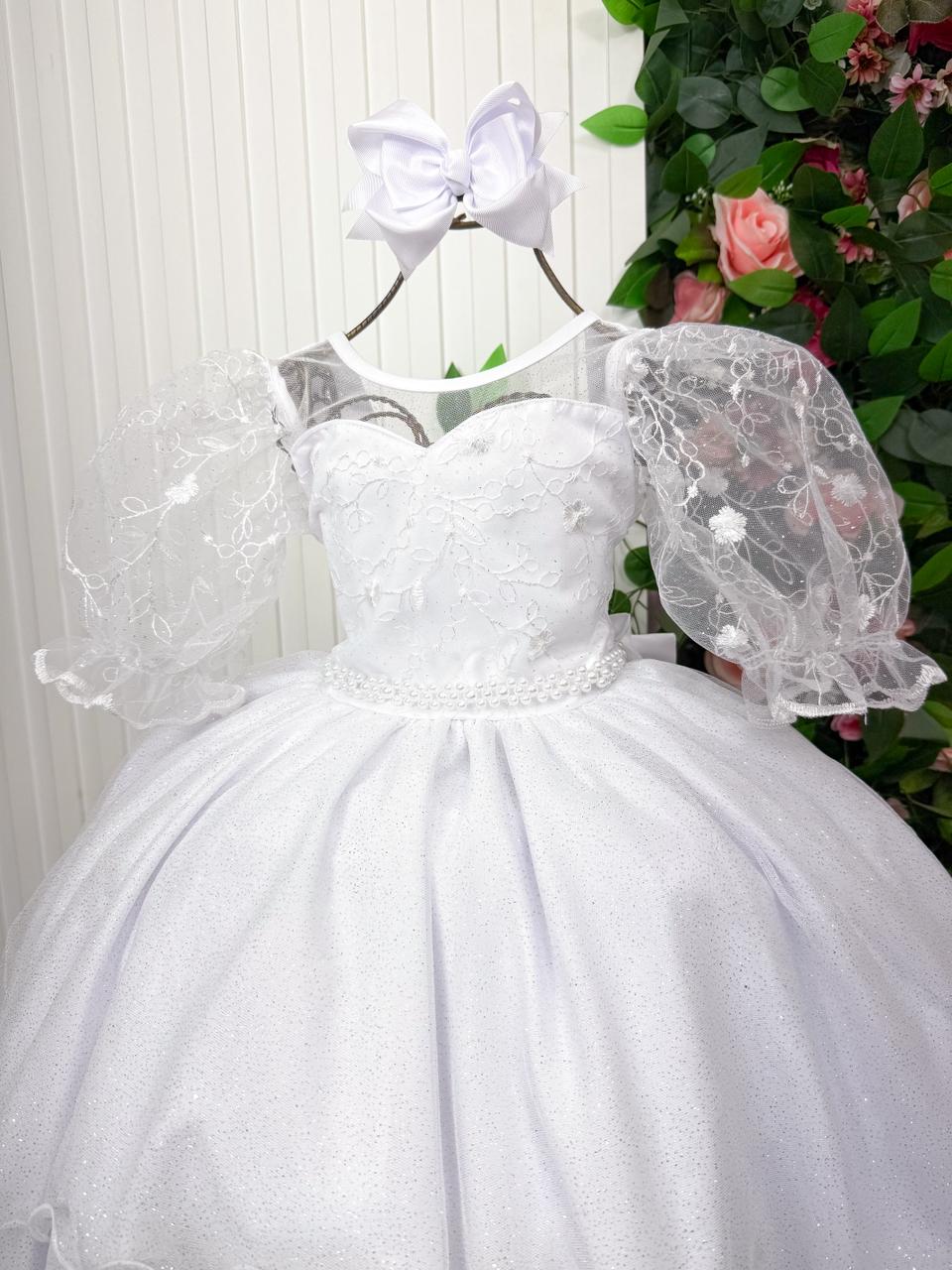Vestido Longo Branco com Bordados Florais e Tule para Daminhas
