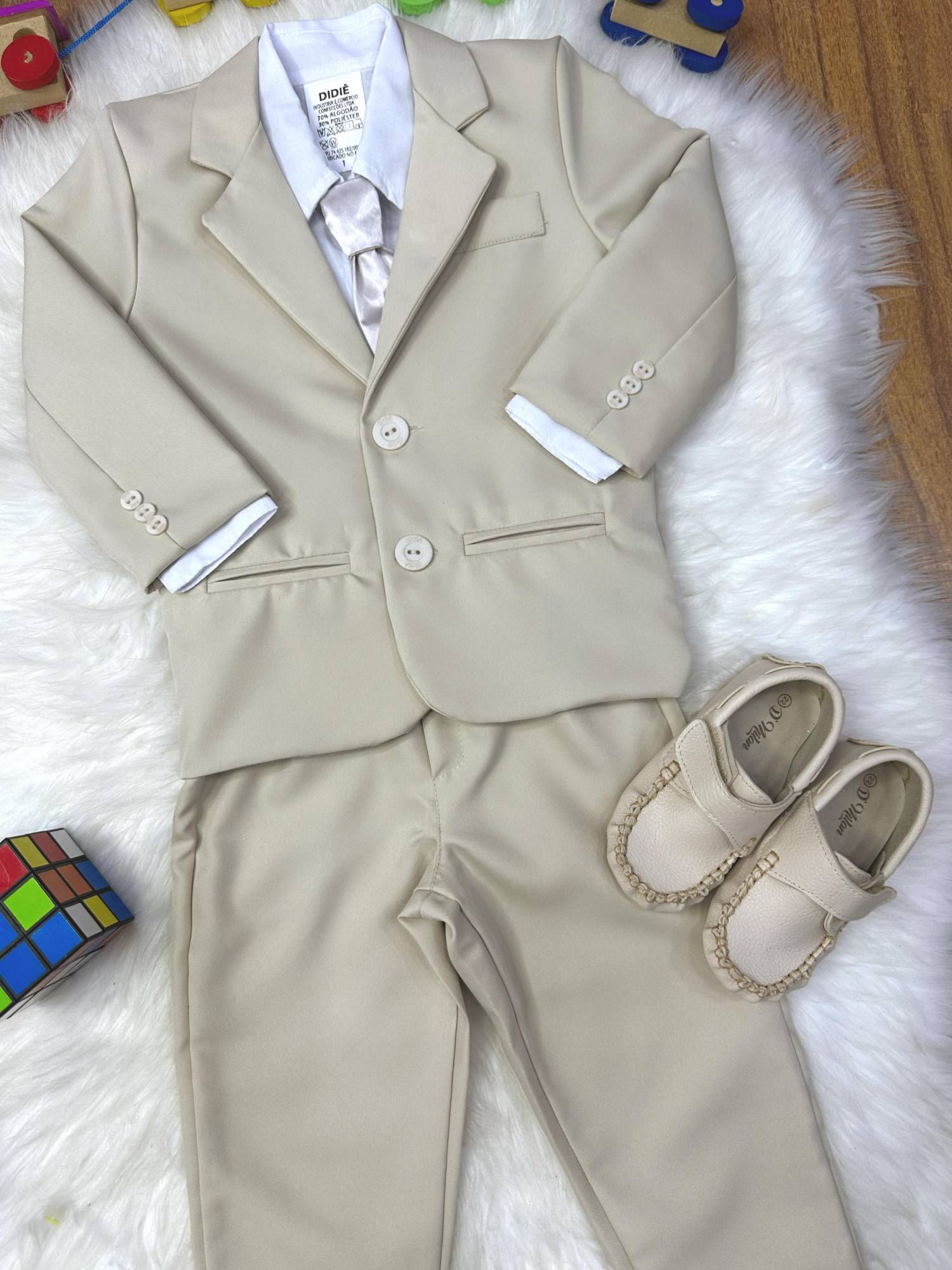 Conjunto Social Luxo para Pajem com Terno Bege, Calça e Camisa Branca