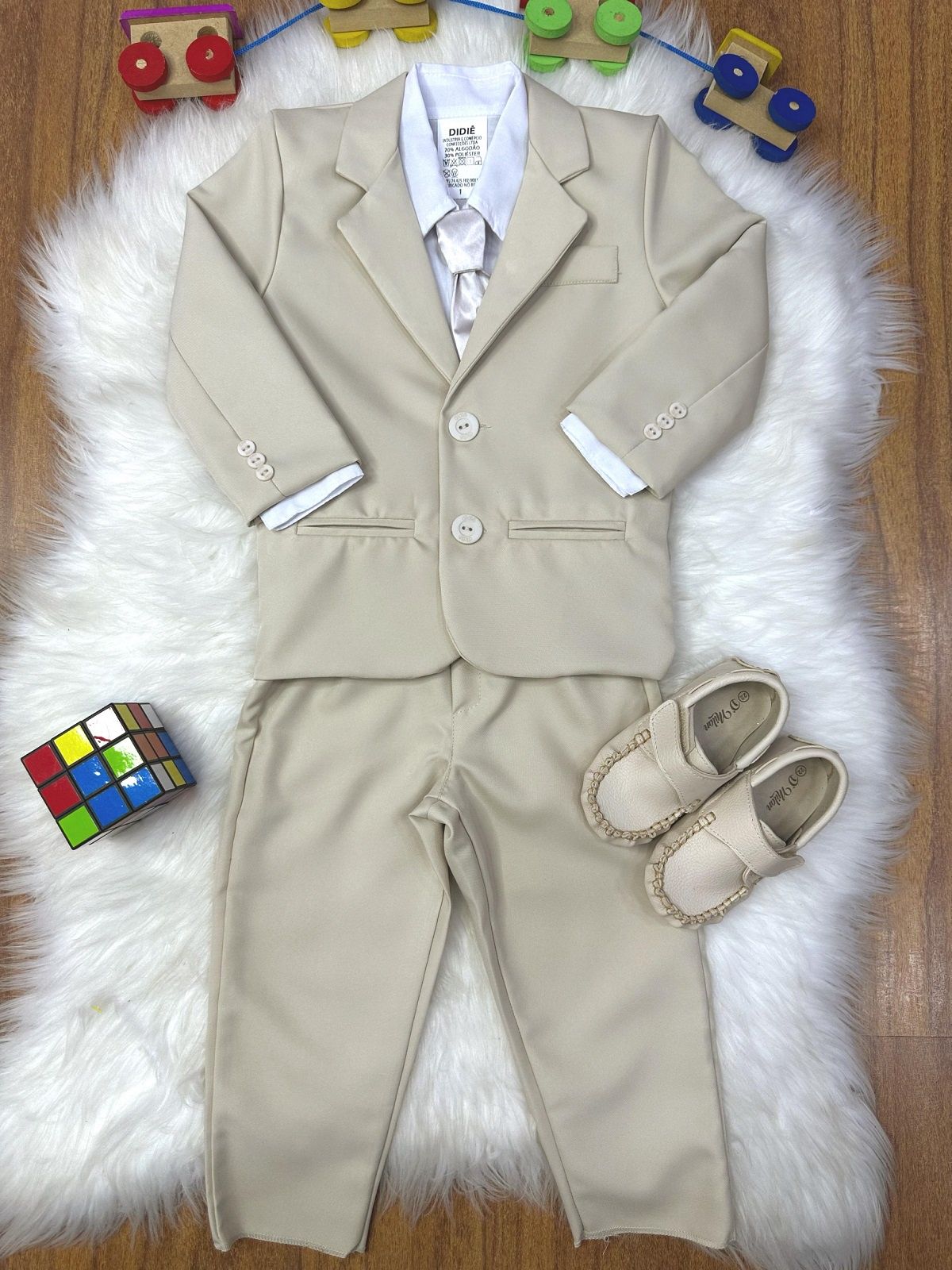 Conjunto Social Luxo para Pajem com Terno Bege, Calça e Camisa Branca