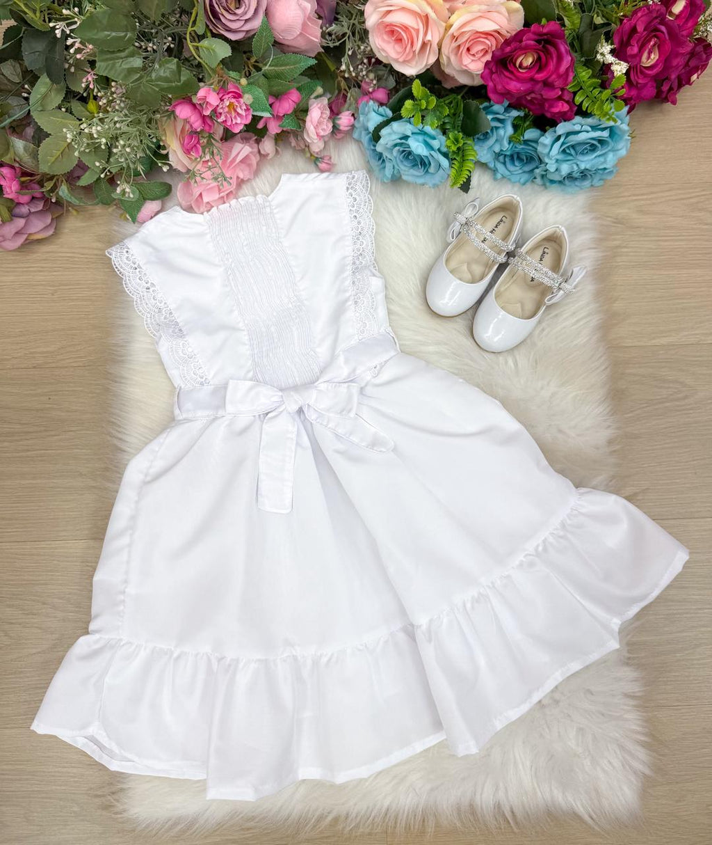 Vestido Infantil Evasê Branco com Renda e Laço de Pérolas