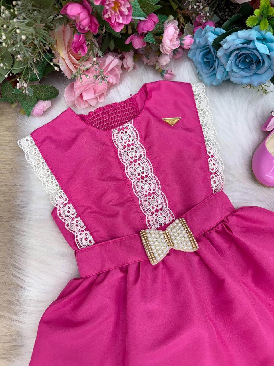 Vestido Infantil Evasê Pink com Renda e Laço de Pérolas