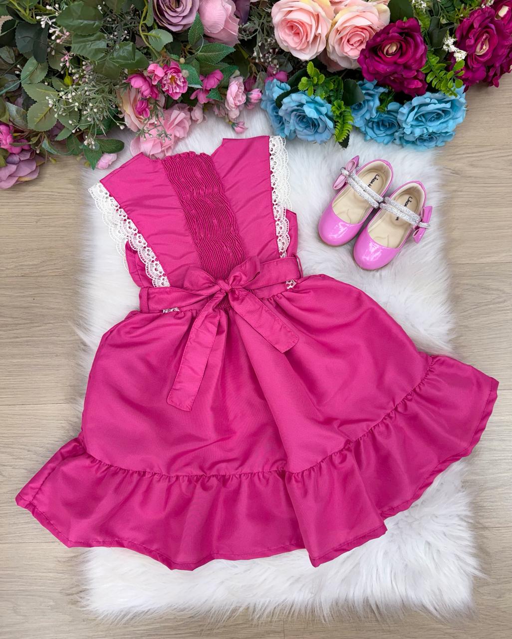 Vestido Infantil Evasê Pink com Renda e Laço de Pérolas