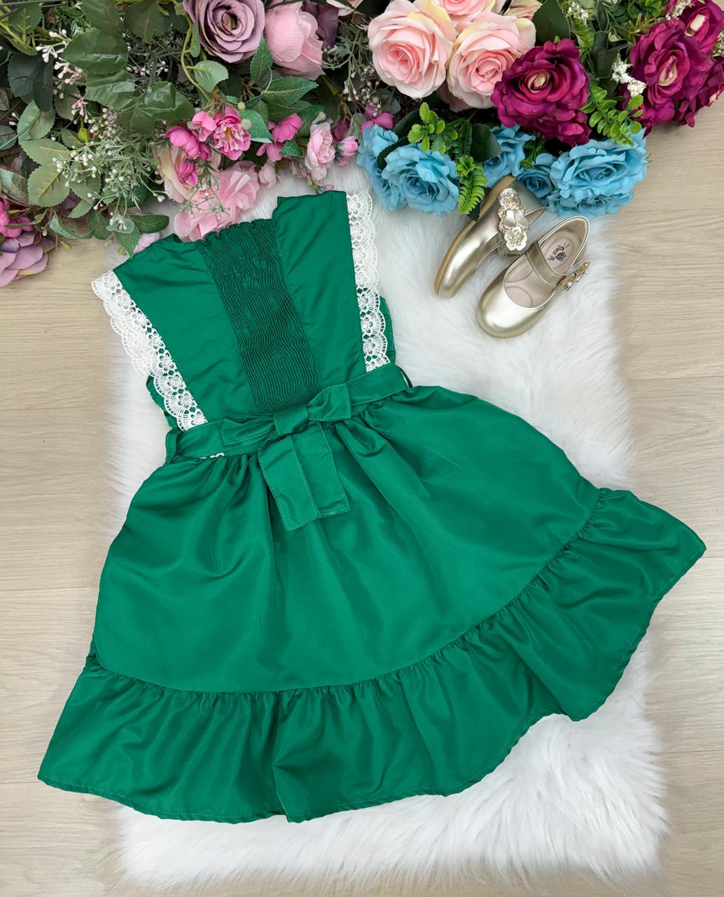 Vestido Infantil Evasê Verde com Renda e Laço de Pérolas