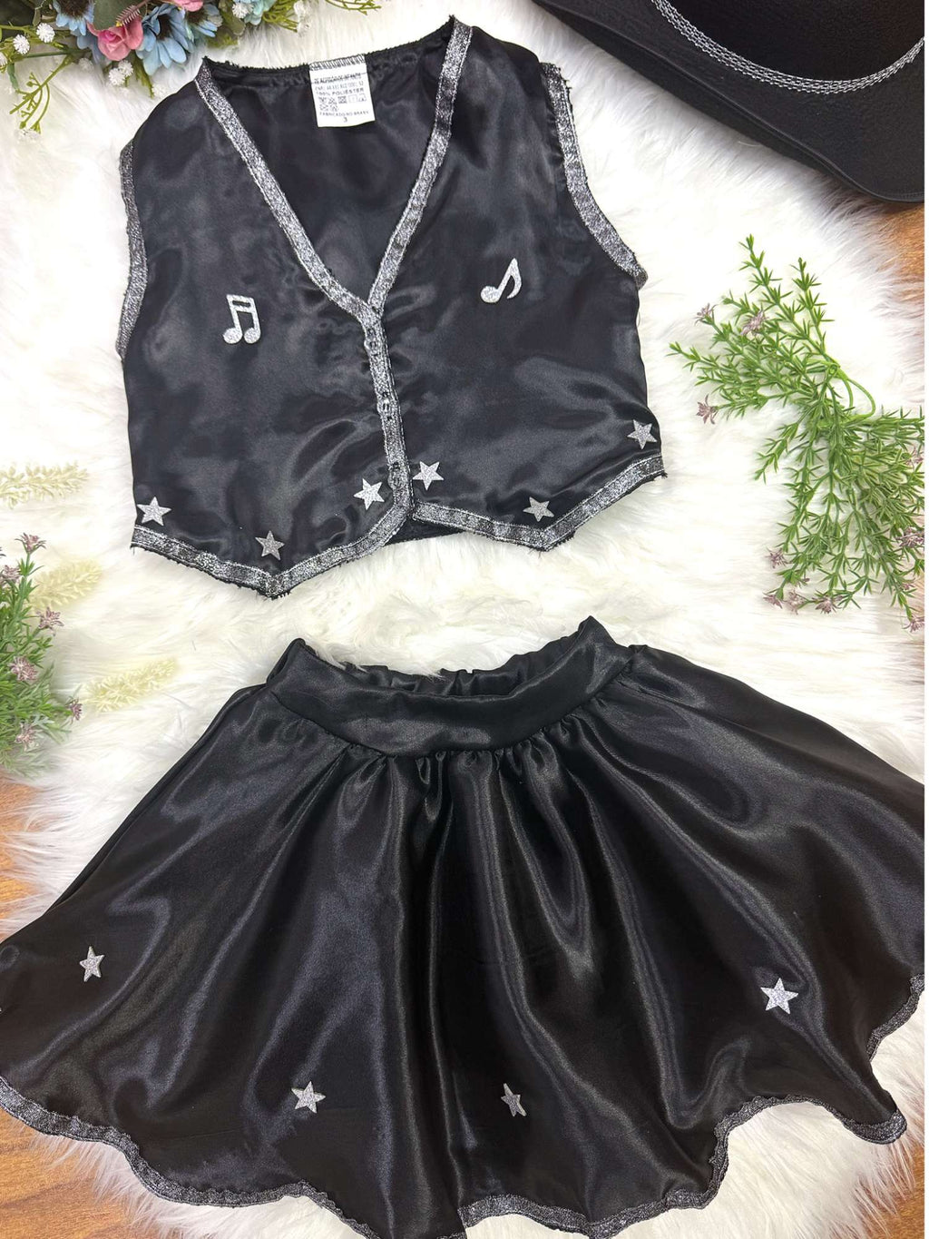 Conjunto Infantil Boiadeira em Cetim com Colete e Saia Godê para Festa Country