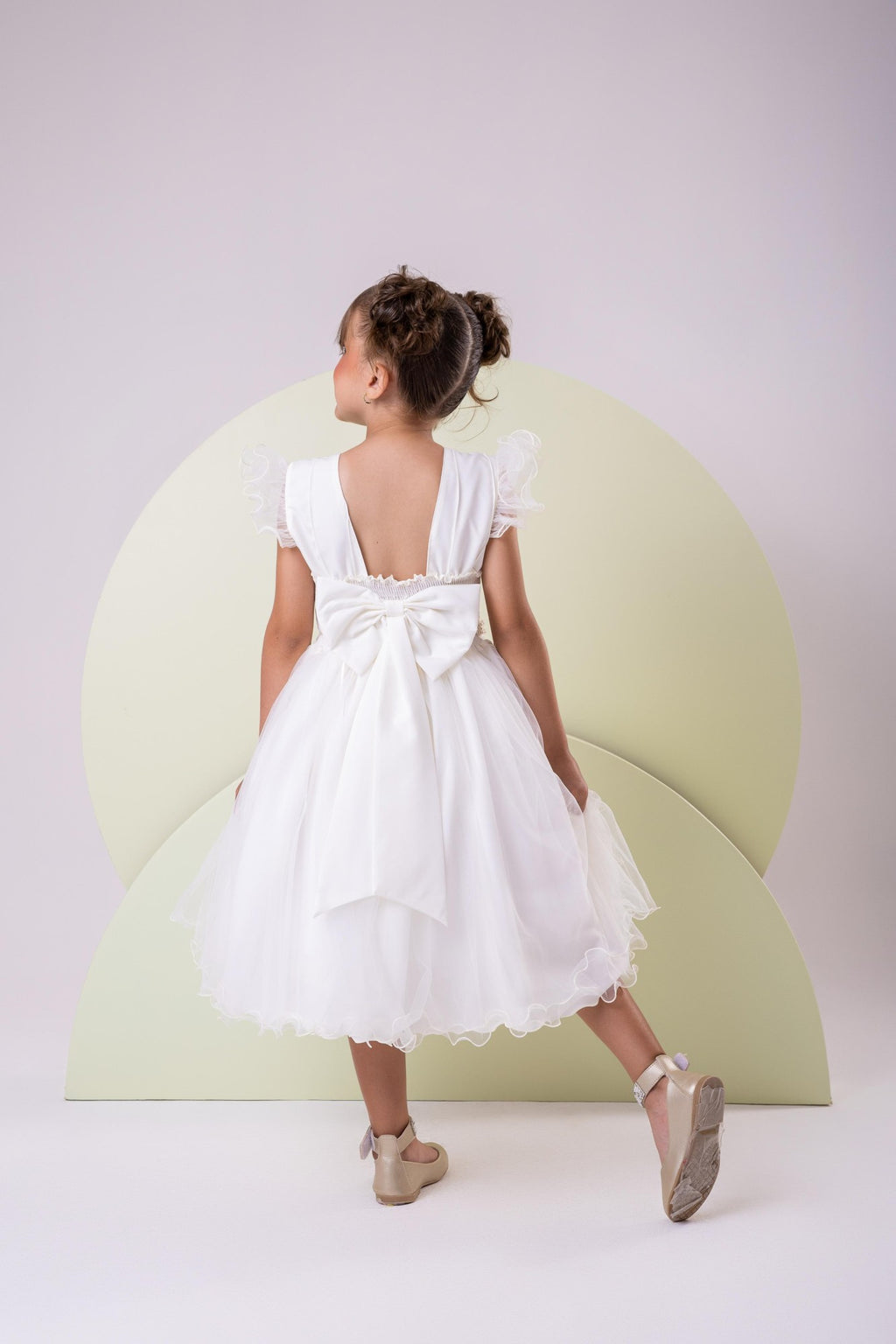 Vestido Infantil Off com Gola Redonda e Laço nas Costas