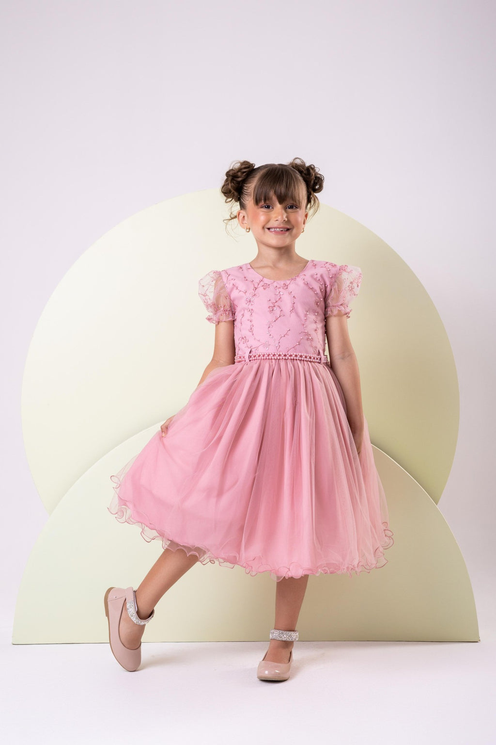 Vestido Infantil em Tafetá com Laço e Gola Redonda na Cor Rosa