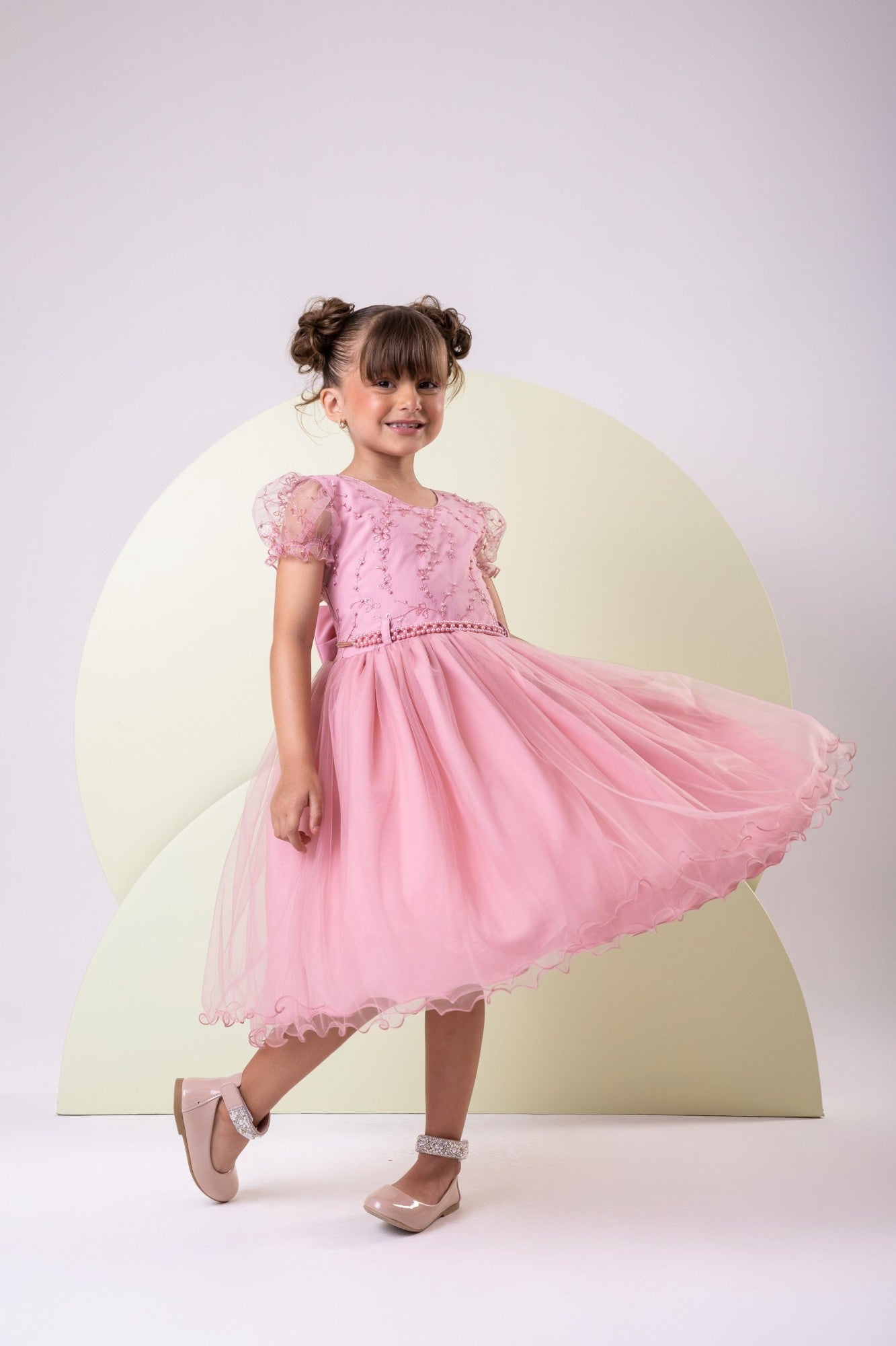 Vestido Infantil em Tafetá com Laço e Gola Redonda na Cor Rosa
